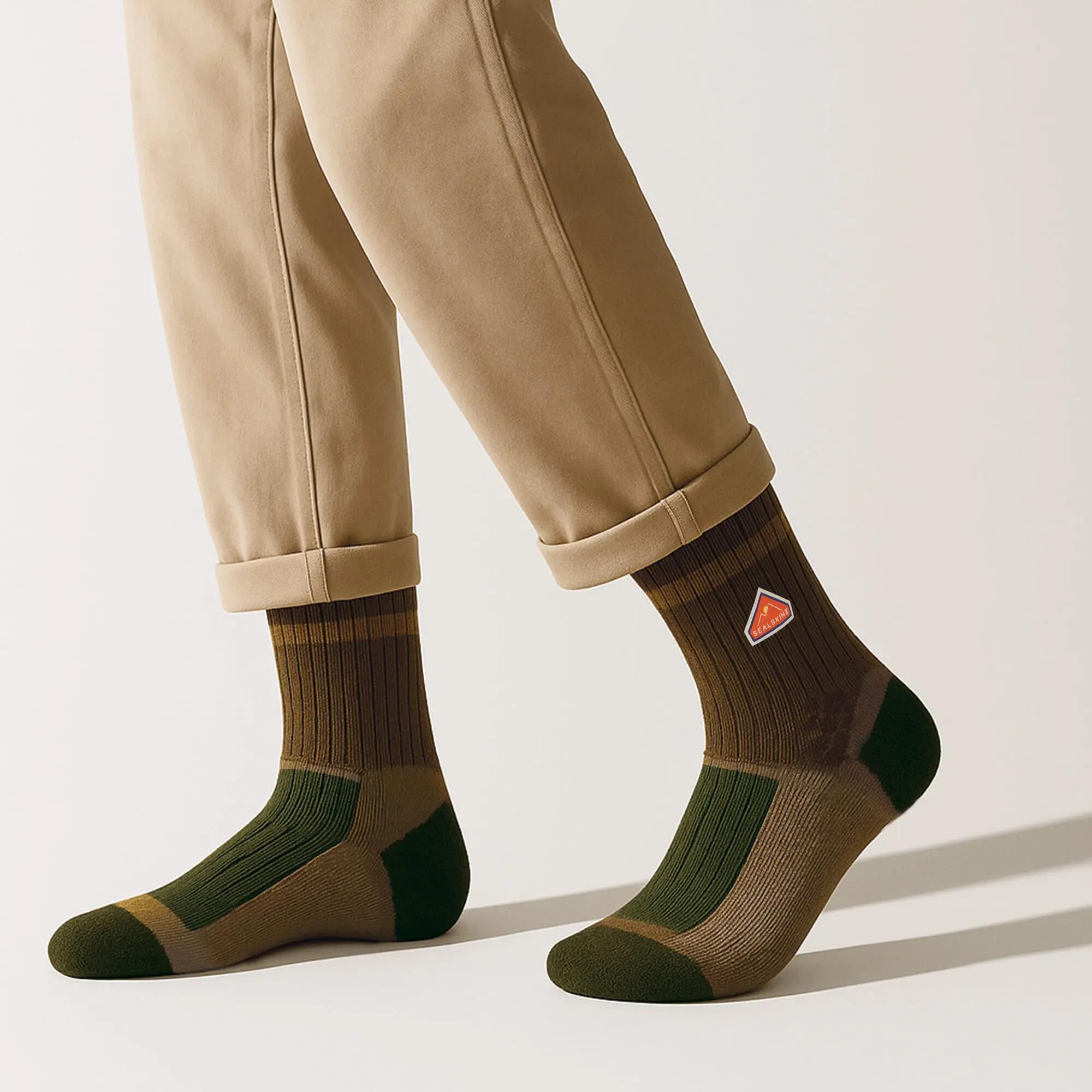 Recycled Wool Mid Colour Block Hiking Socks for Men and Women 4/5
