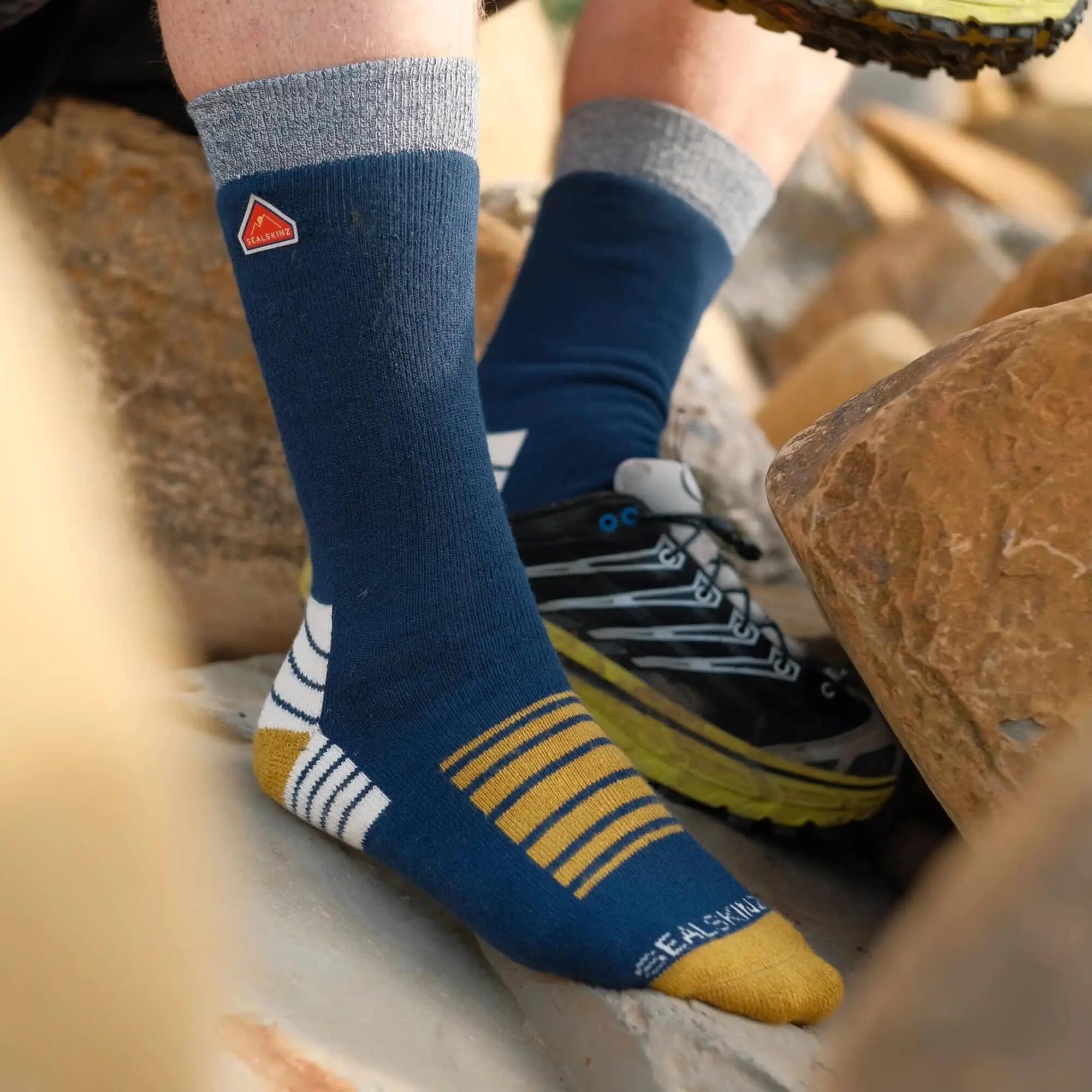 Sealskinz - Einlagige Mittellange Schlichte Wandersocken aus Bambus 3/4