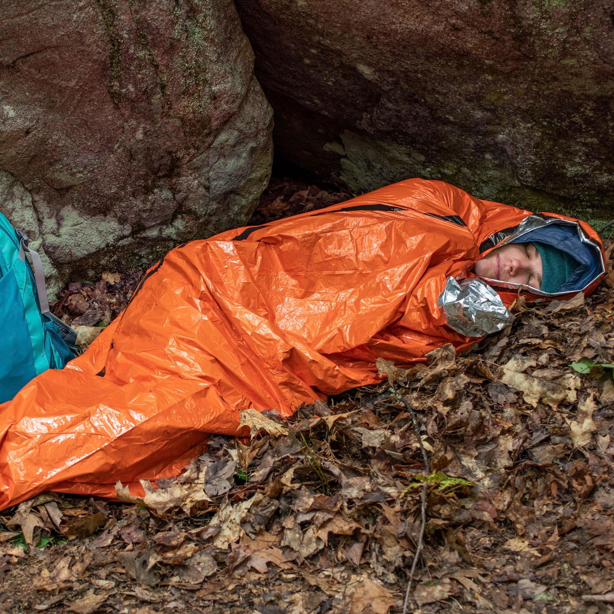 Bivouac d’urgence SOL avec sifflet - Sac abri de survie compact 4/5