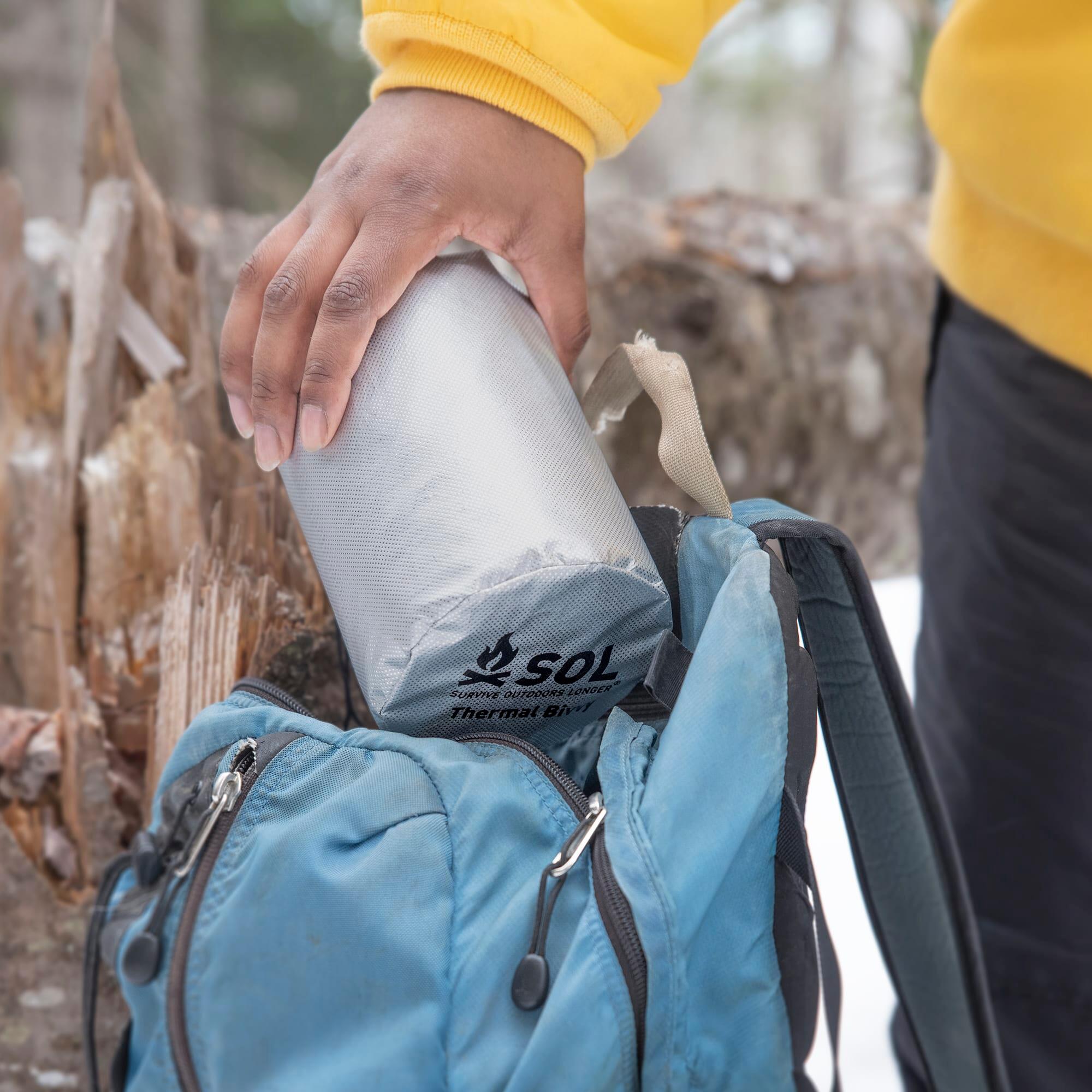 SOL Thermal-Biwaksack mit Pfeife - Notfall-Schlafsack & Survival-Schutz 4/5