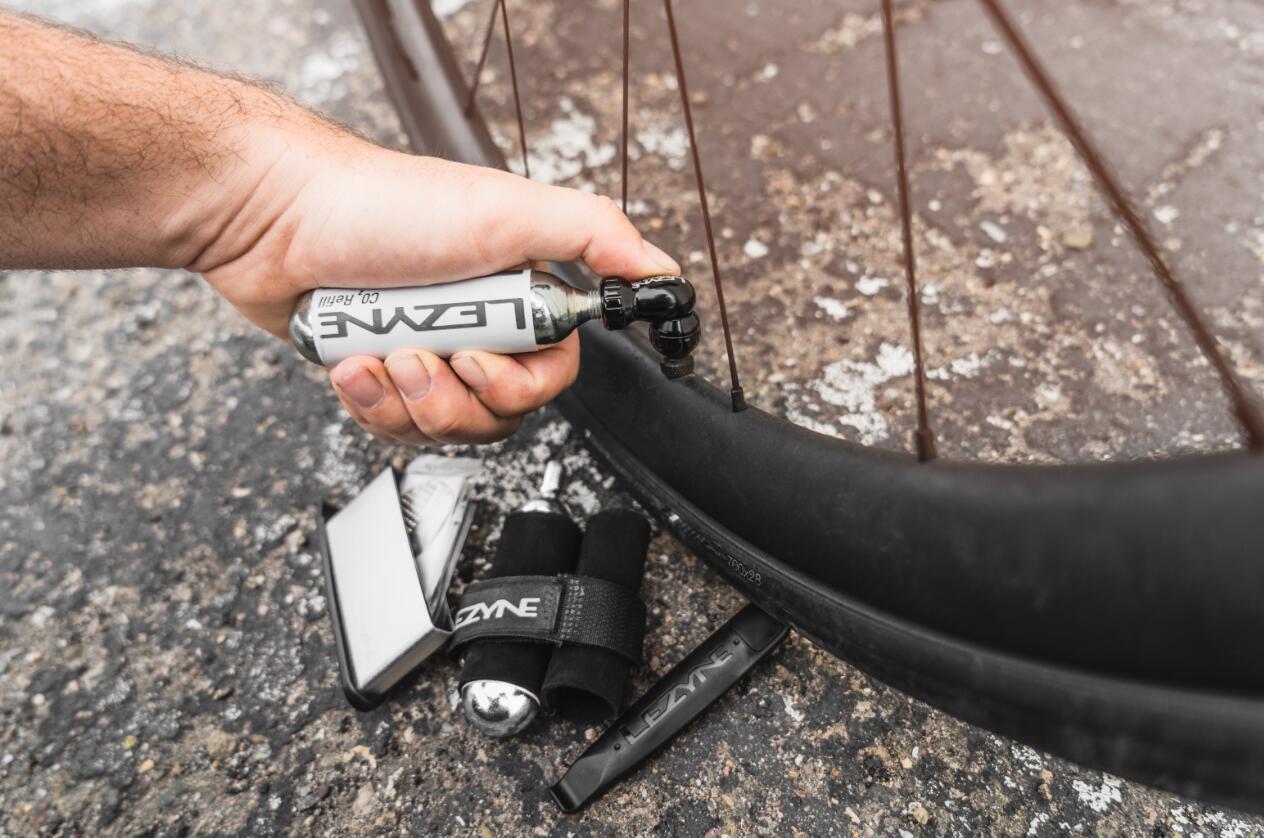 Pompe CO2 double vitesse Lezyne Drive 3/3