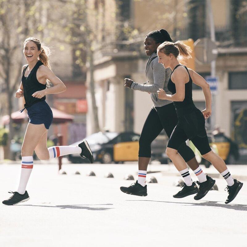 Sosete de compresie pentru femei 80's women socks - alb rosu albastru