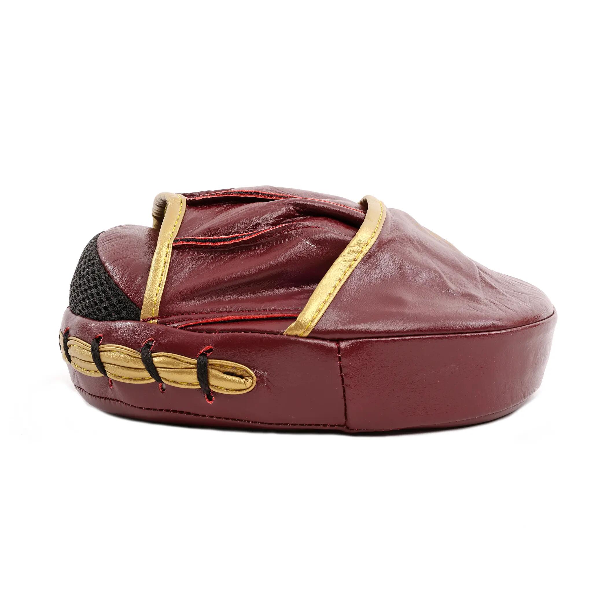 Leggenda in pelle con zampe d'orso Montana Razorpro 3/6