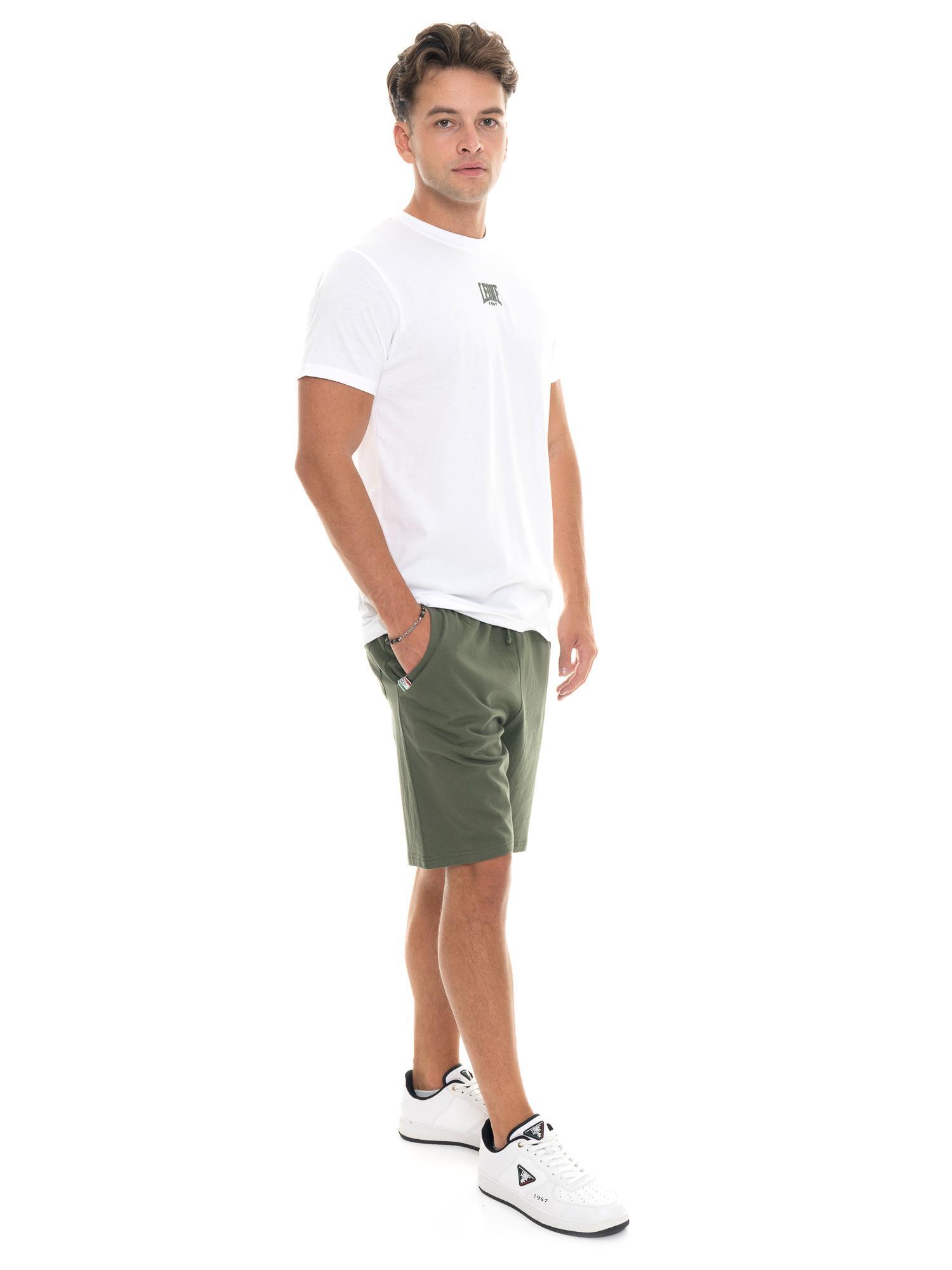 Conjunto básico de camiseta y bermudas para hombre. 2/5
