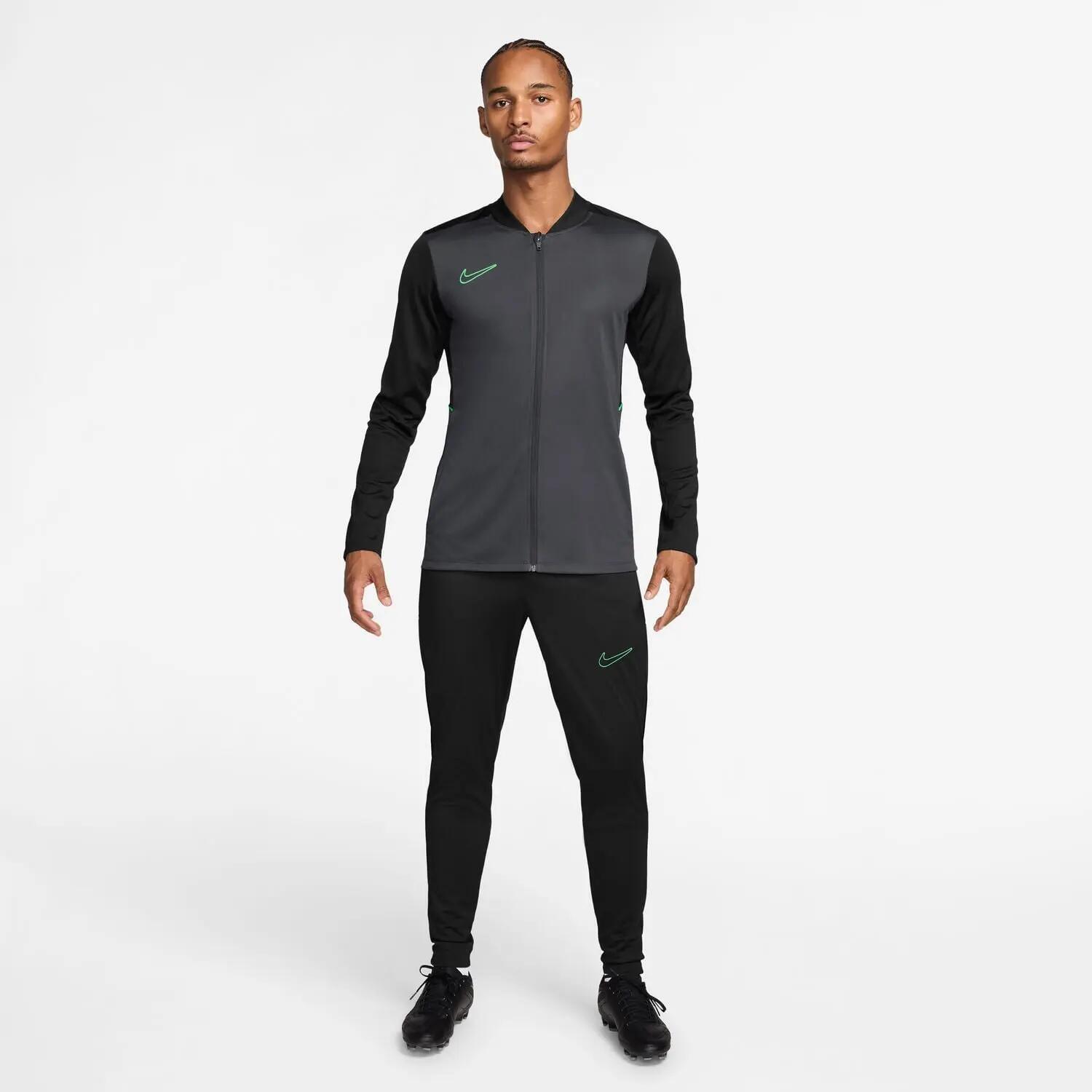 NIKE picture