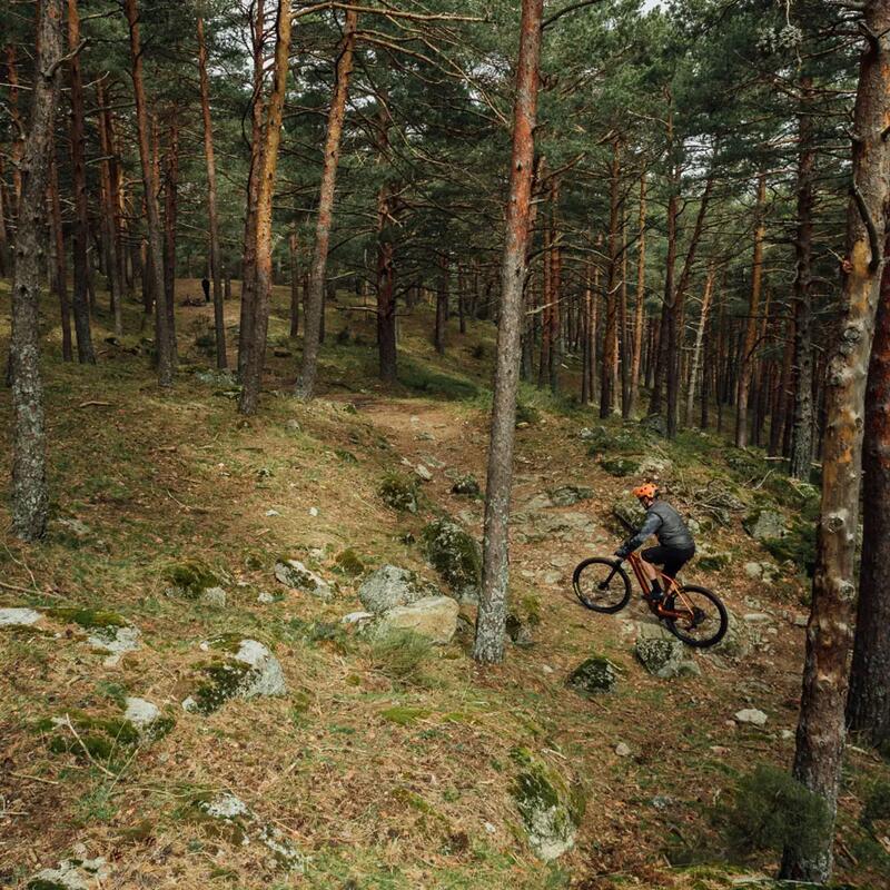 Urrun 30 - bicicleta electrica MTB - albastru galben