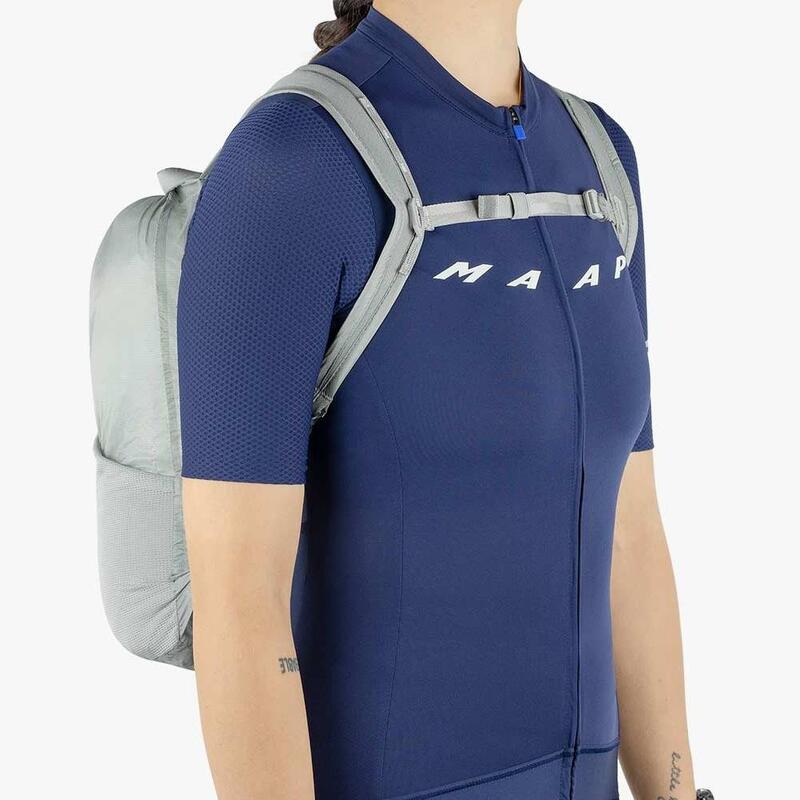 Rucsac pliabil din material rezizstent apa Packable Backpack 13 litri - gri des…