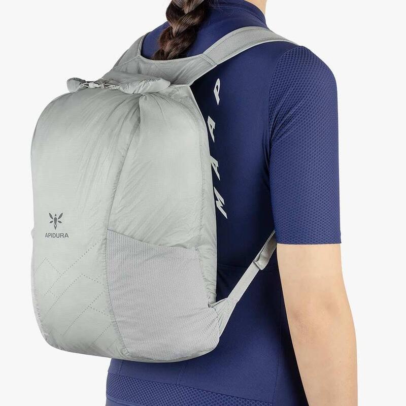 Rucsac pliabil din material rezizstent apa Packable Backpack 13 litri - gri des…
