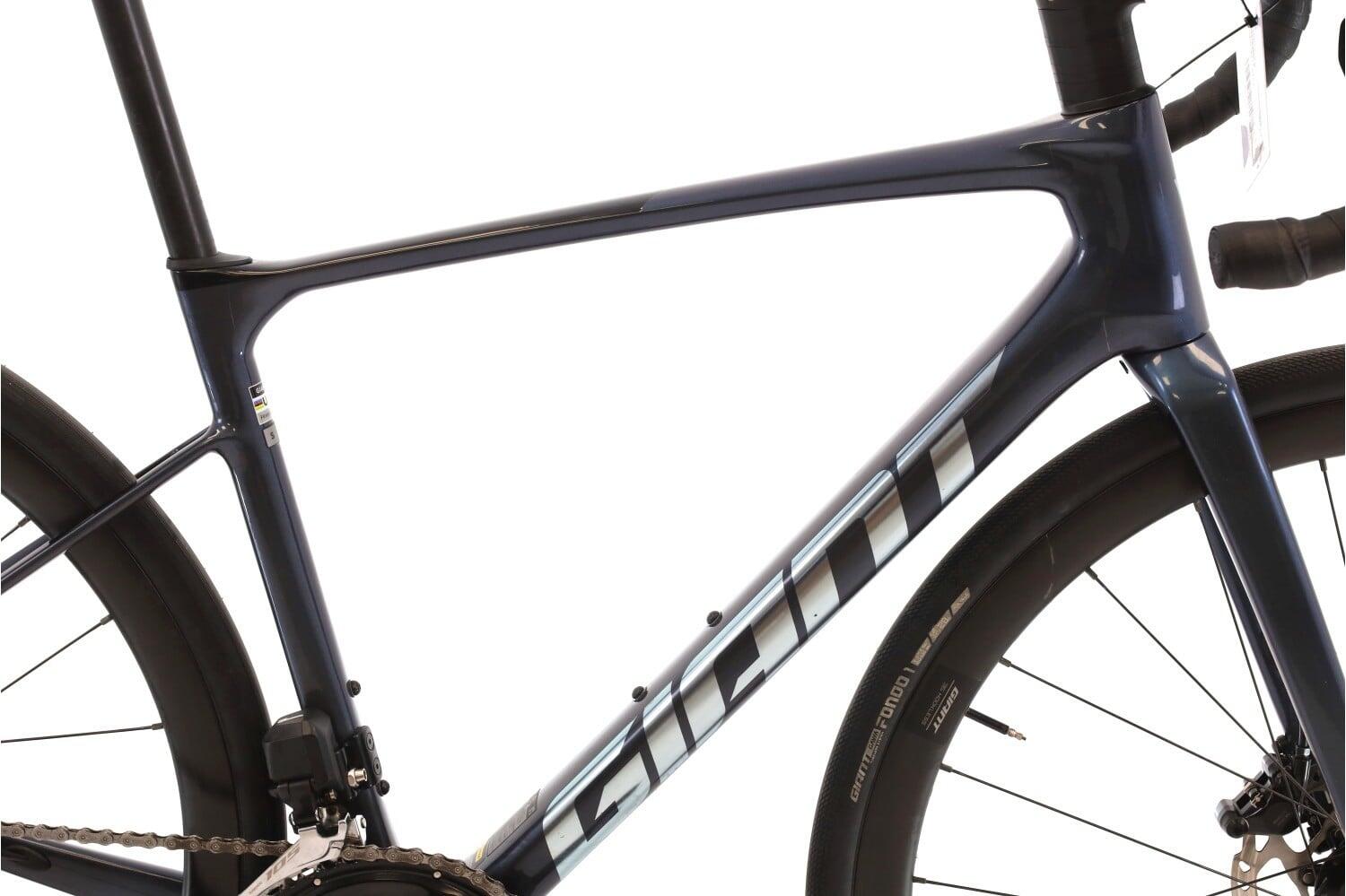 Vélo de route reconditionné ·  Defy Advanced Di2 12V · Très bon état 2/8