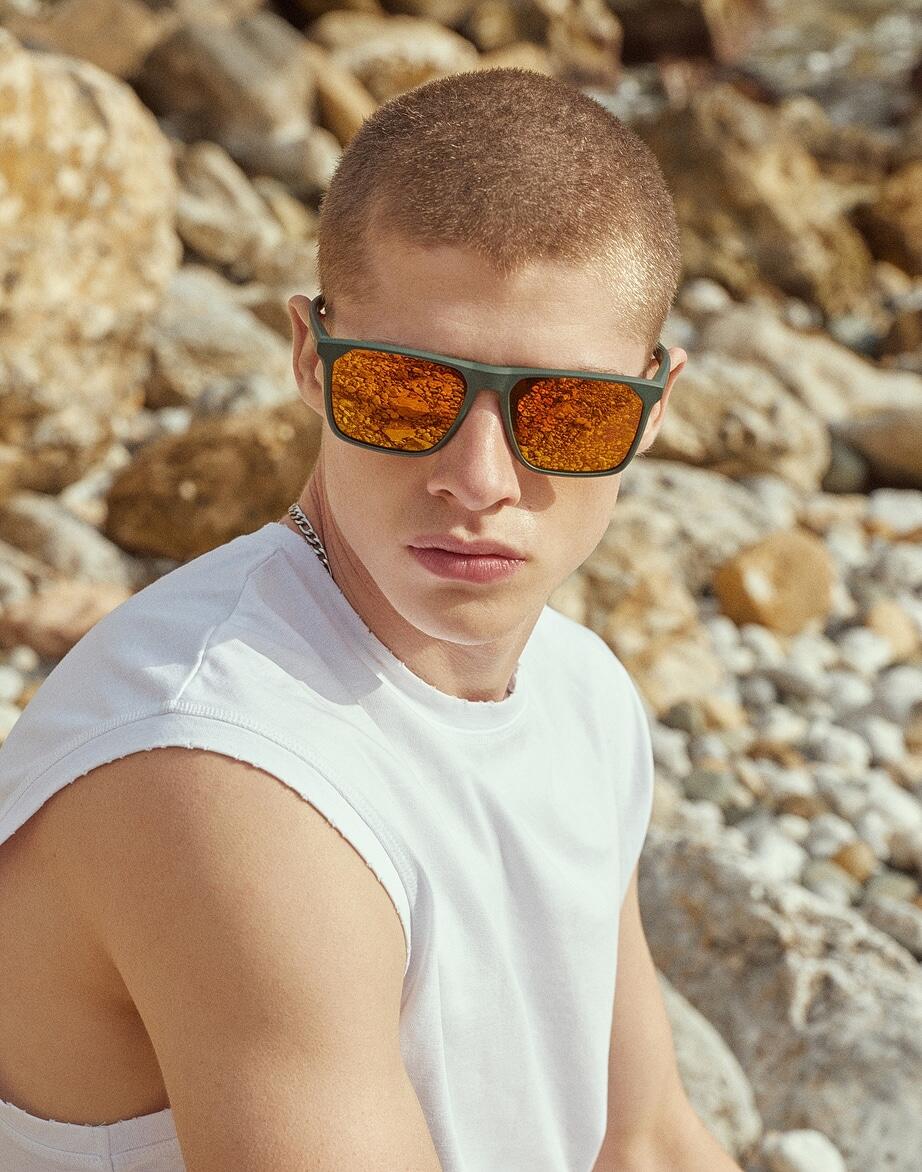 HAWKERS - Lunettes de soleil pour hommes femmes HORIZON POLARIZED GREEN DAYLIGHT 7/8