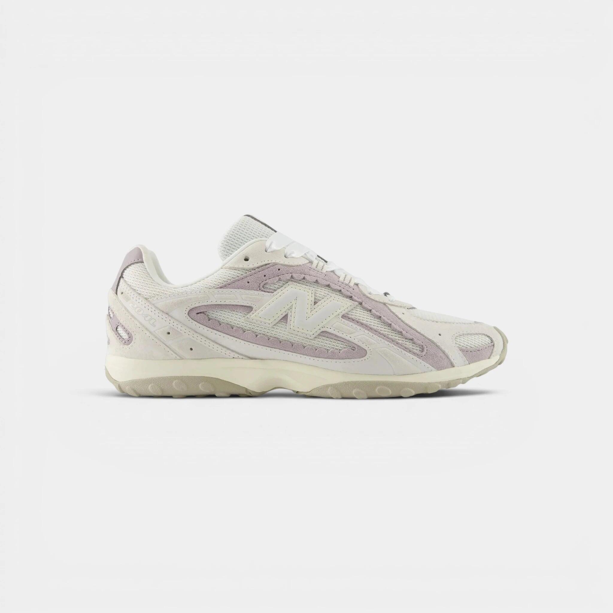 NEW BALANCE picture