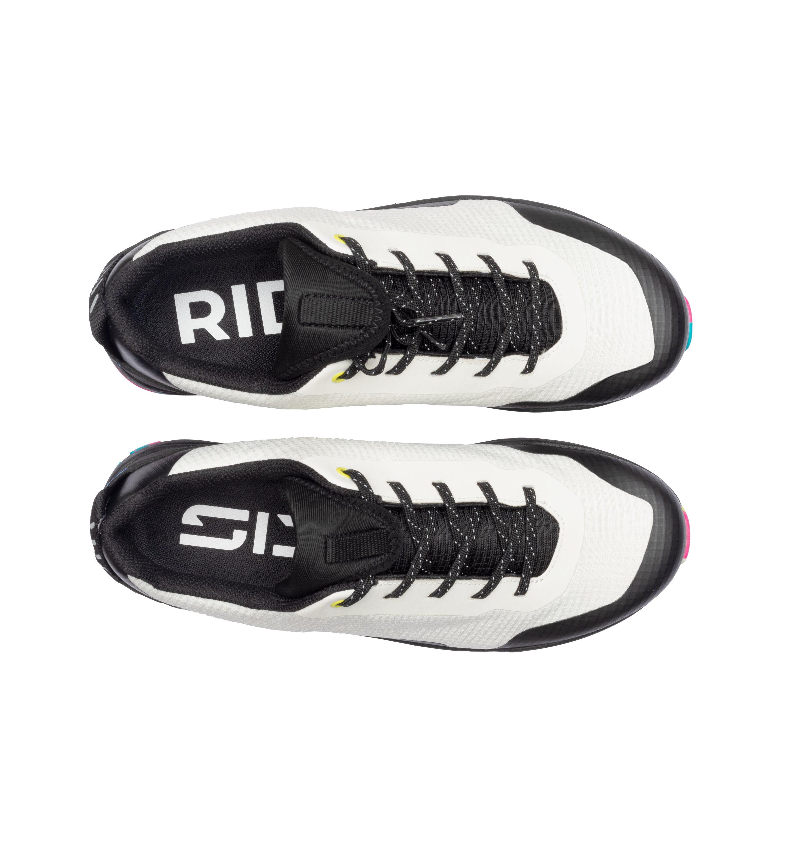 MOTUS schoenen, ijswit/zwart 4/6