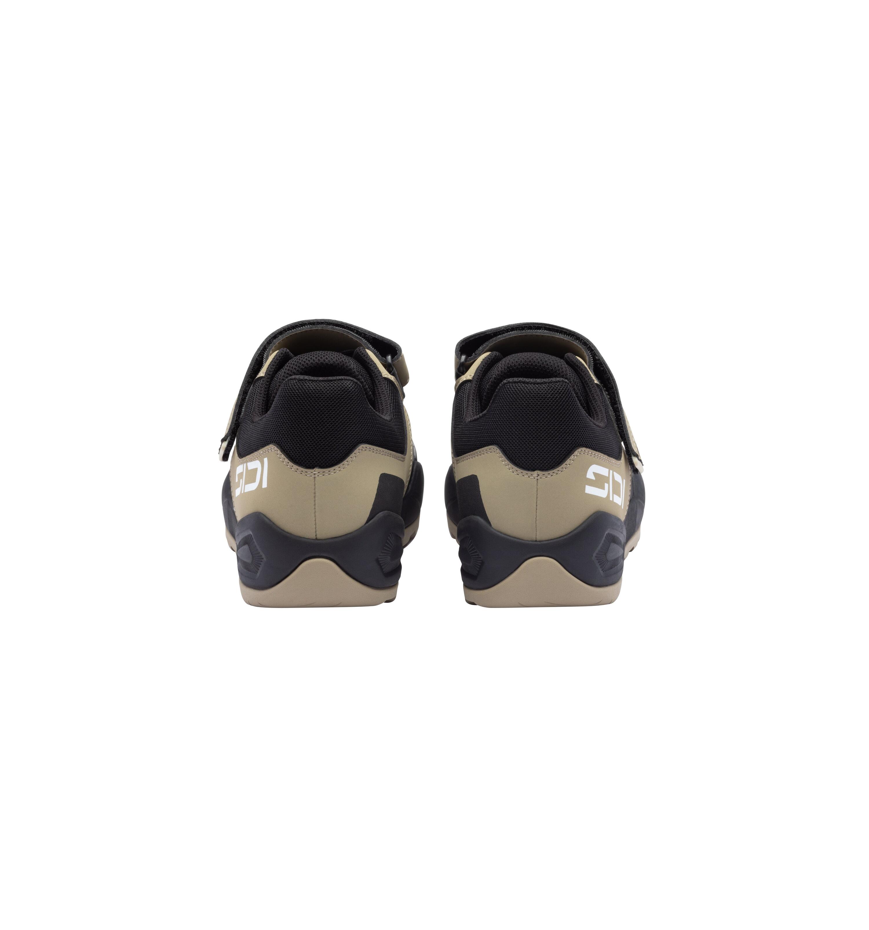 INDOMITA schoenen zwart / beige zand 2/5