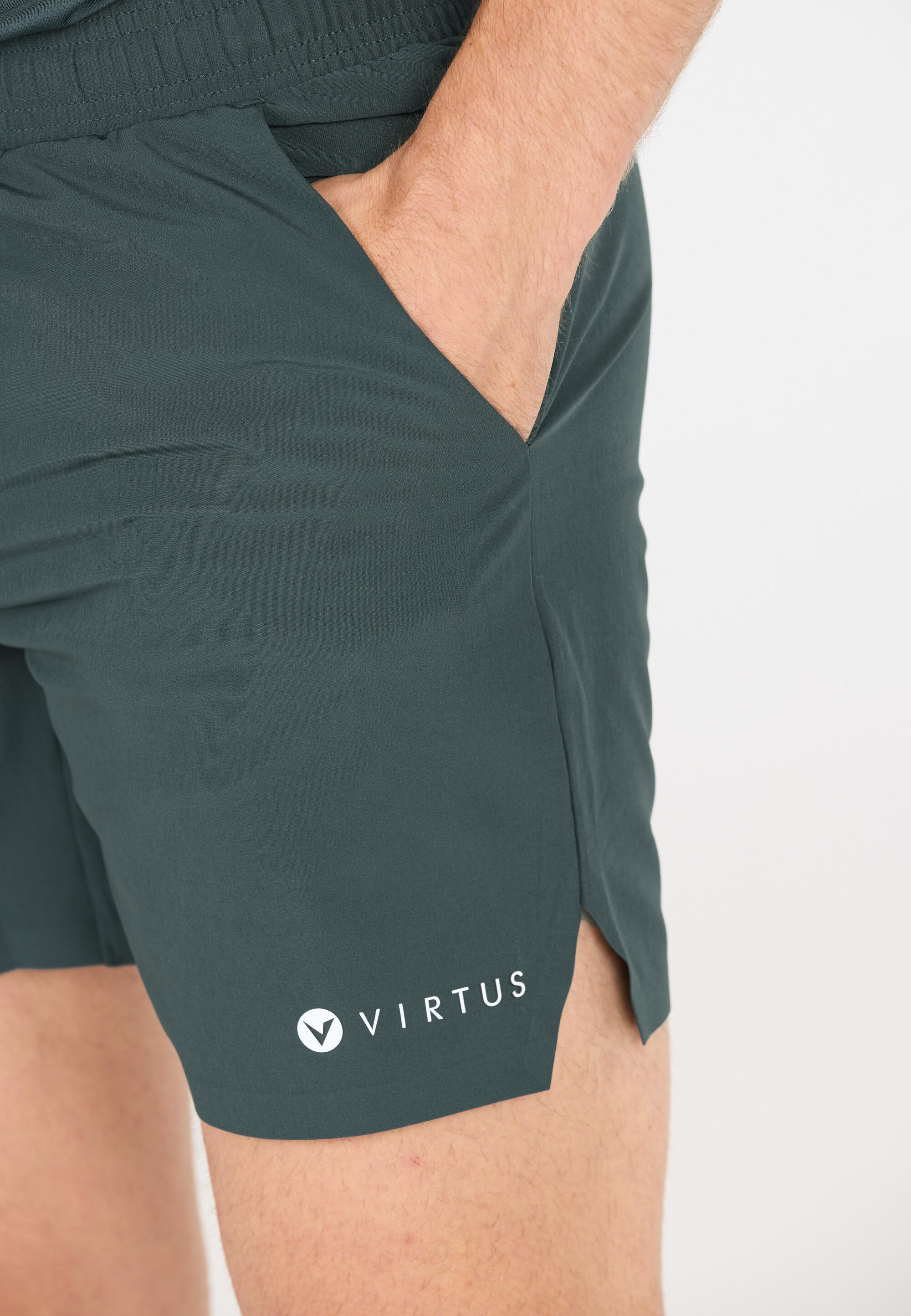 Szorty Virtus Berk 8/15