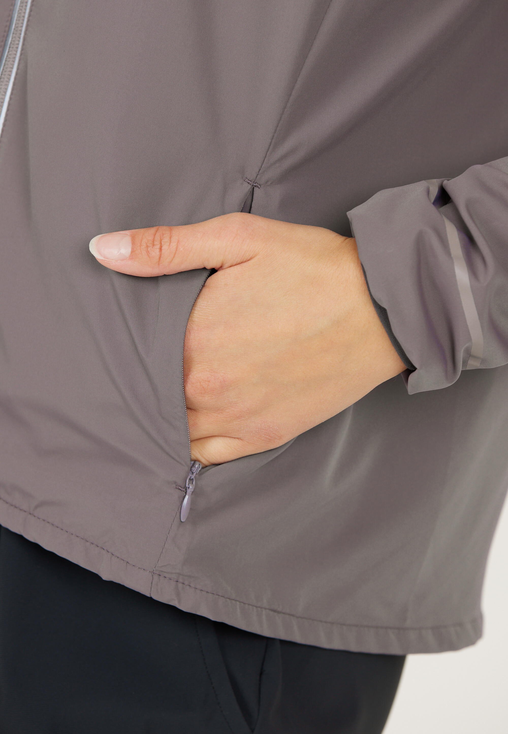 Laufjacke Shela 8/15