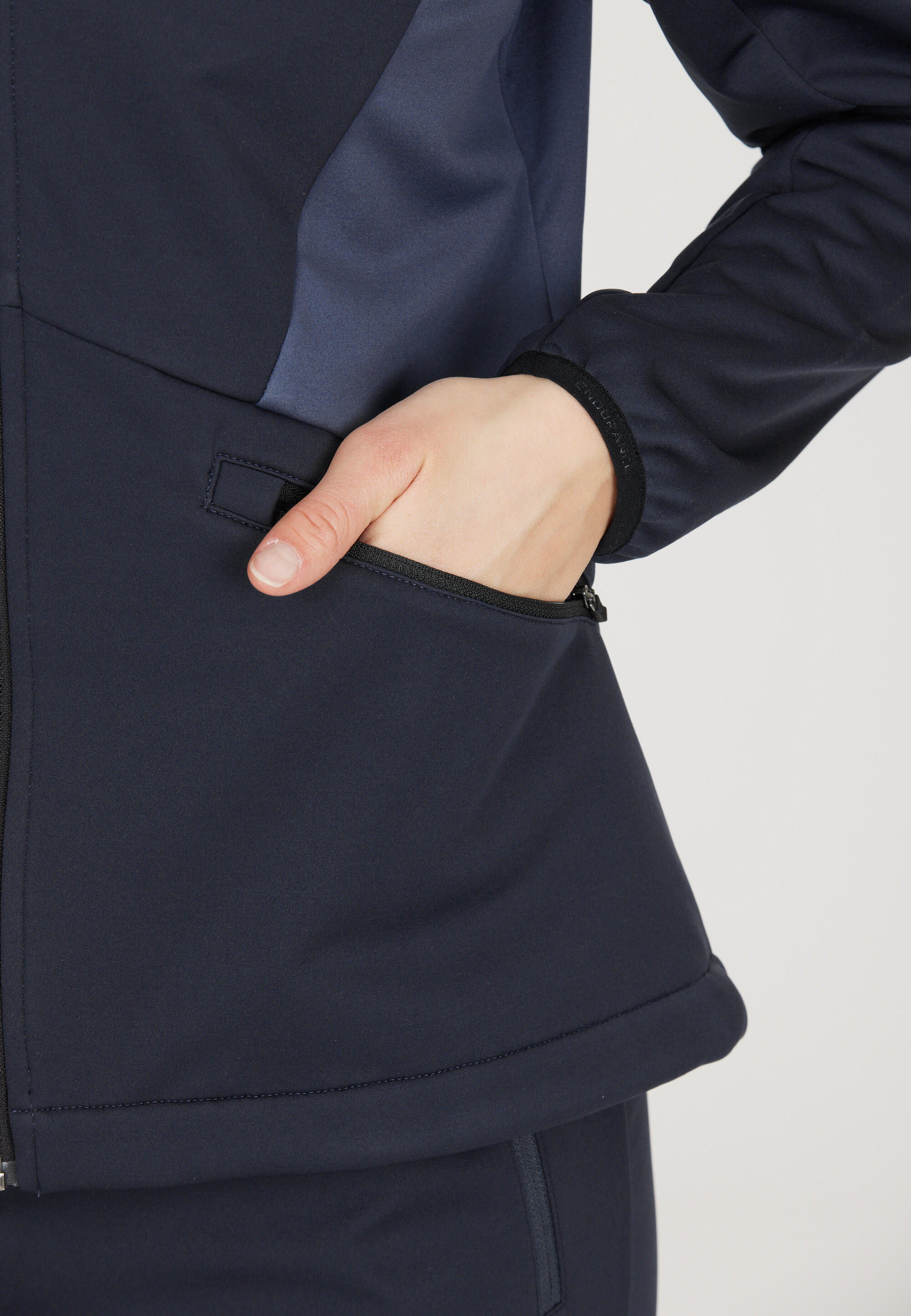 Softshell jas Loralei 8/15