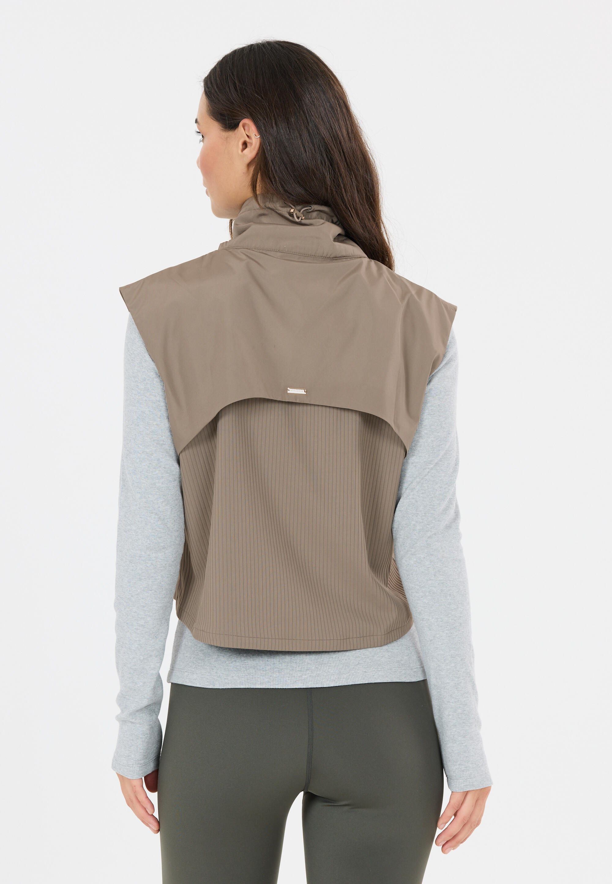 Vest Aiana 6/15