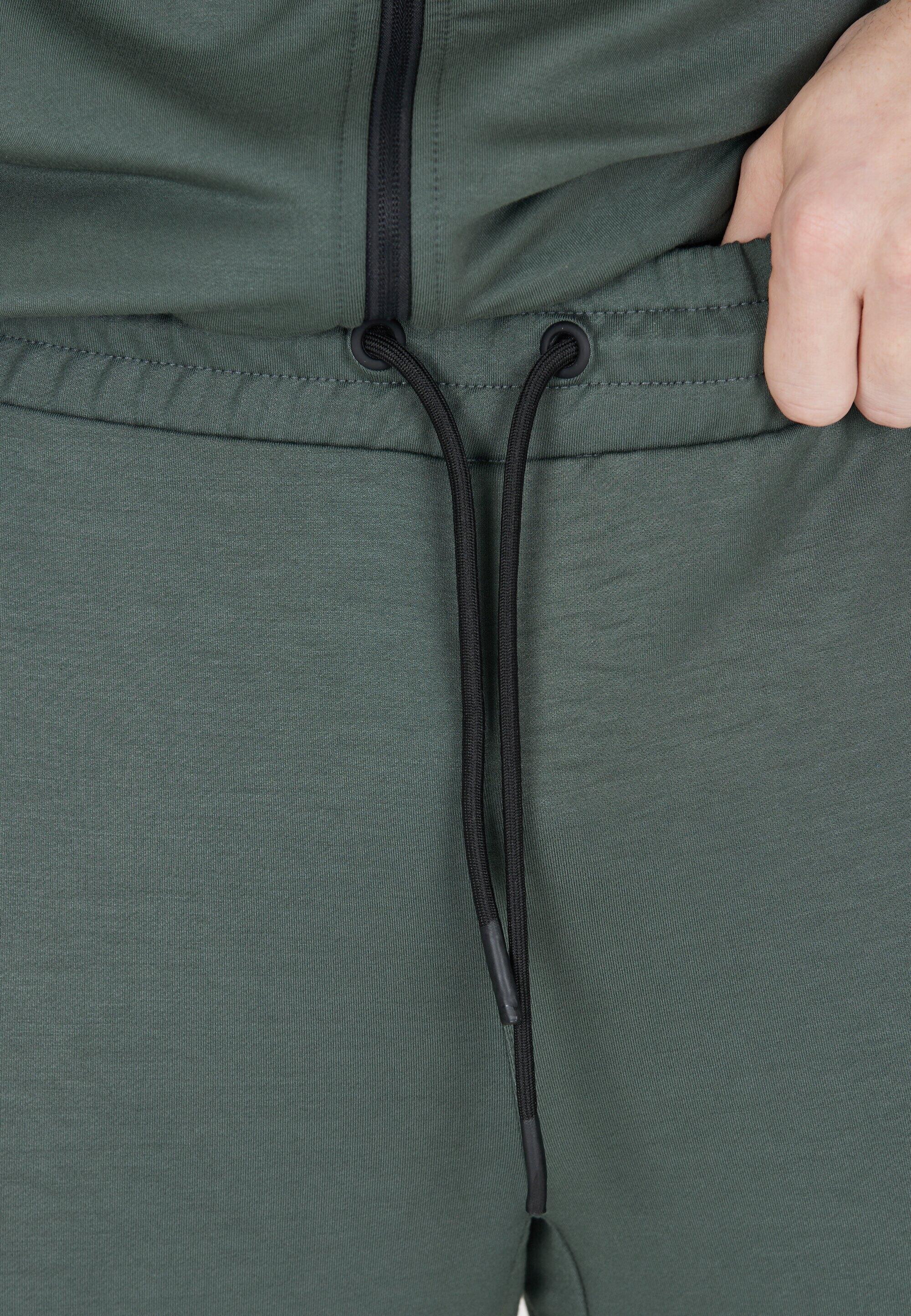Broek Streat 7/15