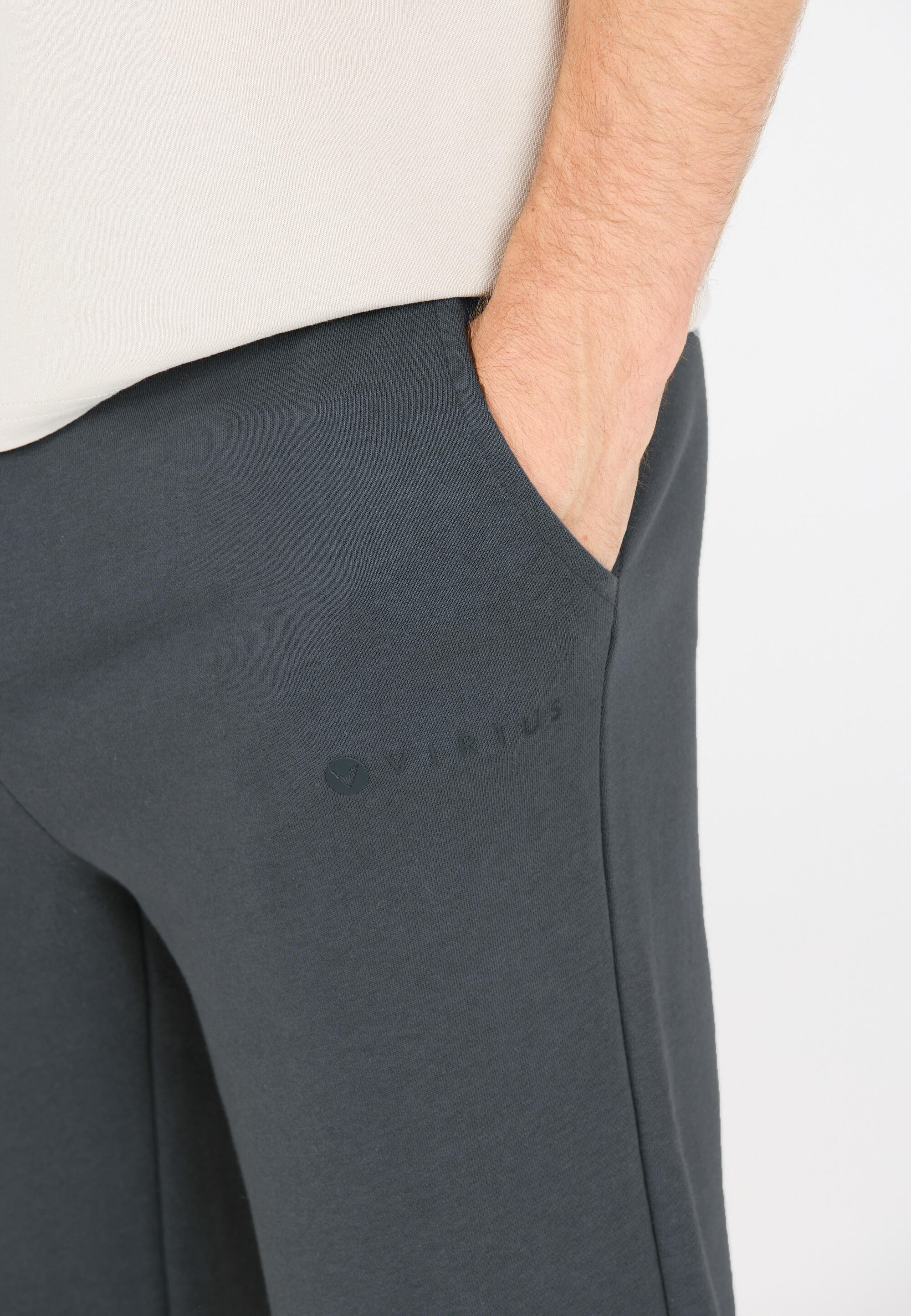 Pantalón de chándal Virtus Jaiden 8/15