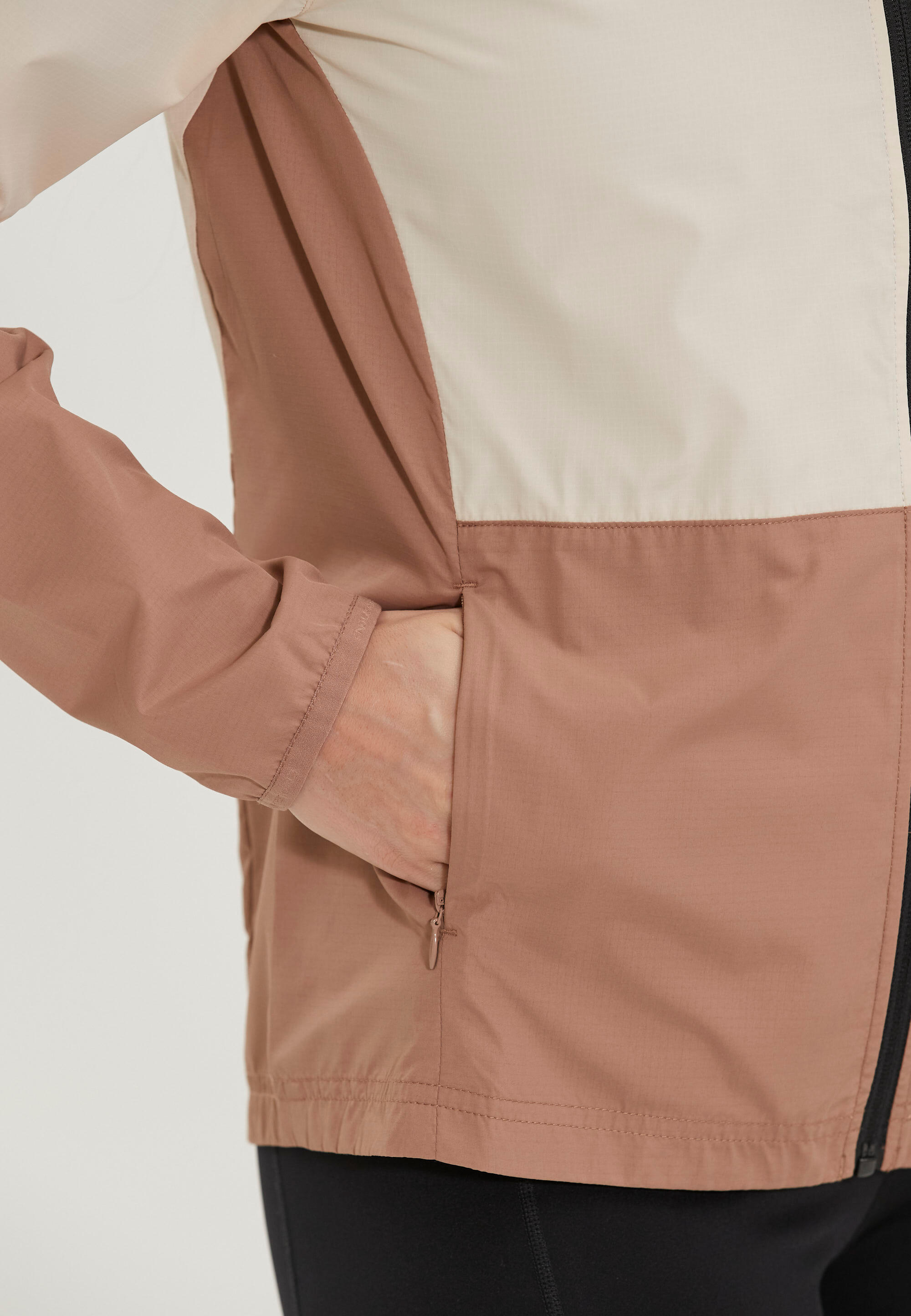 Chaqueta con capucha Endurance Kinthar 8/15