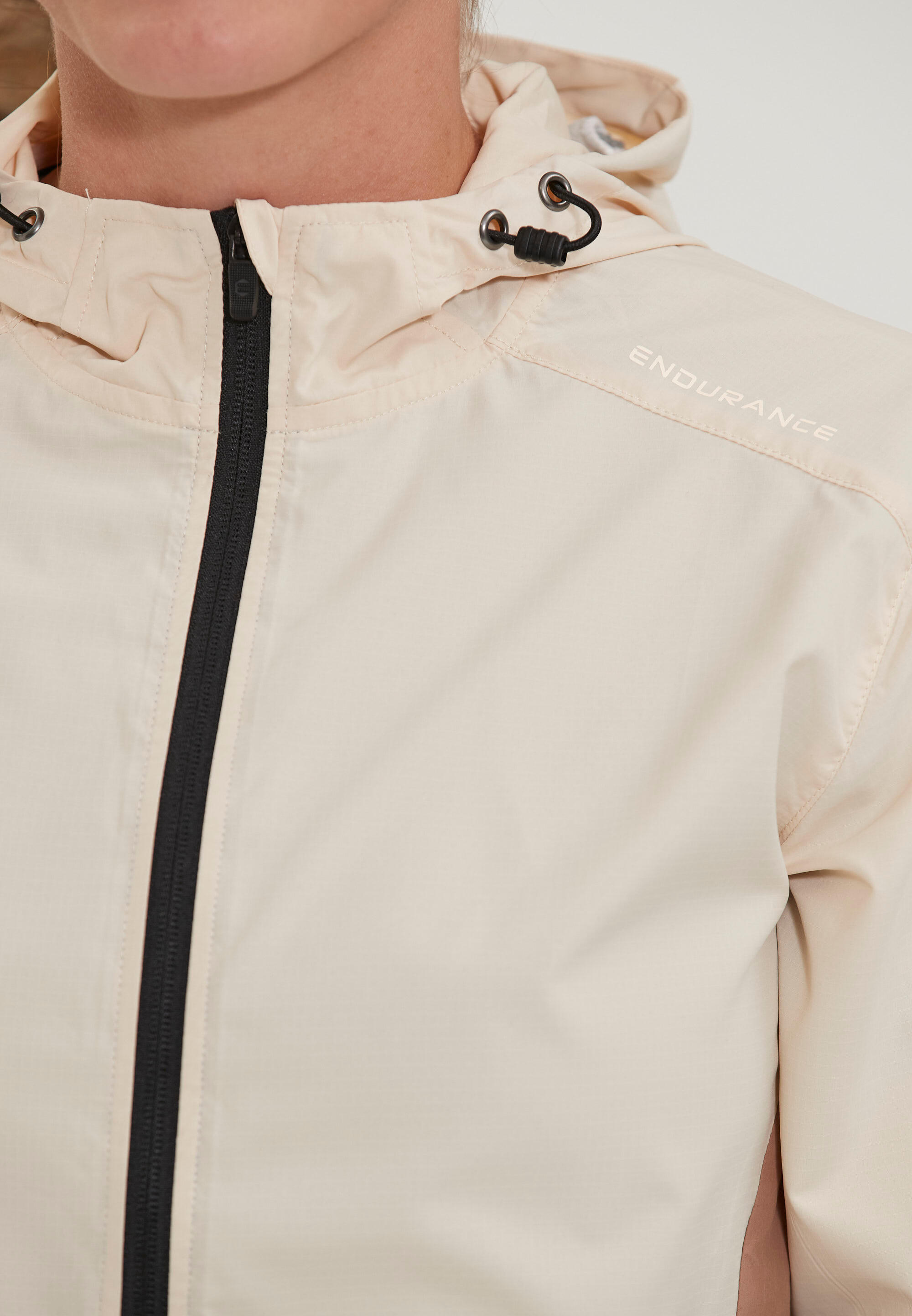 Chaqueta con capucha Endurance Kinthar 7/15