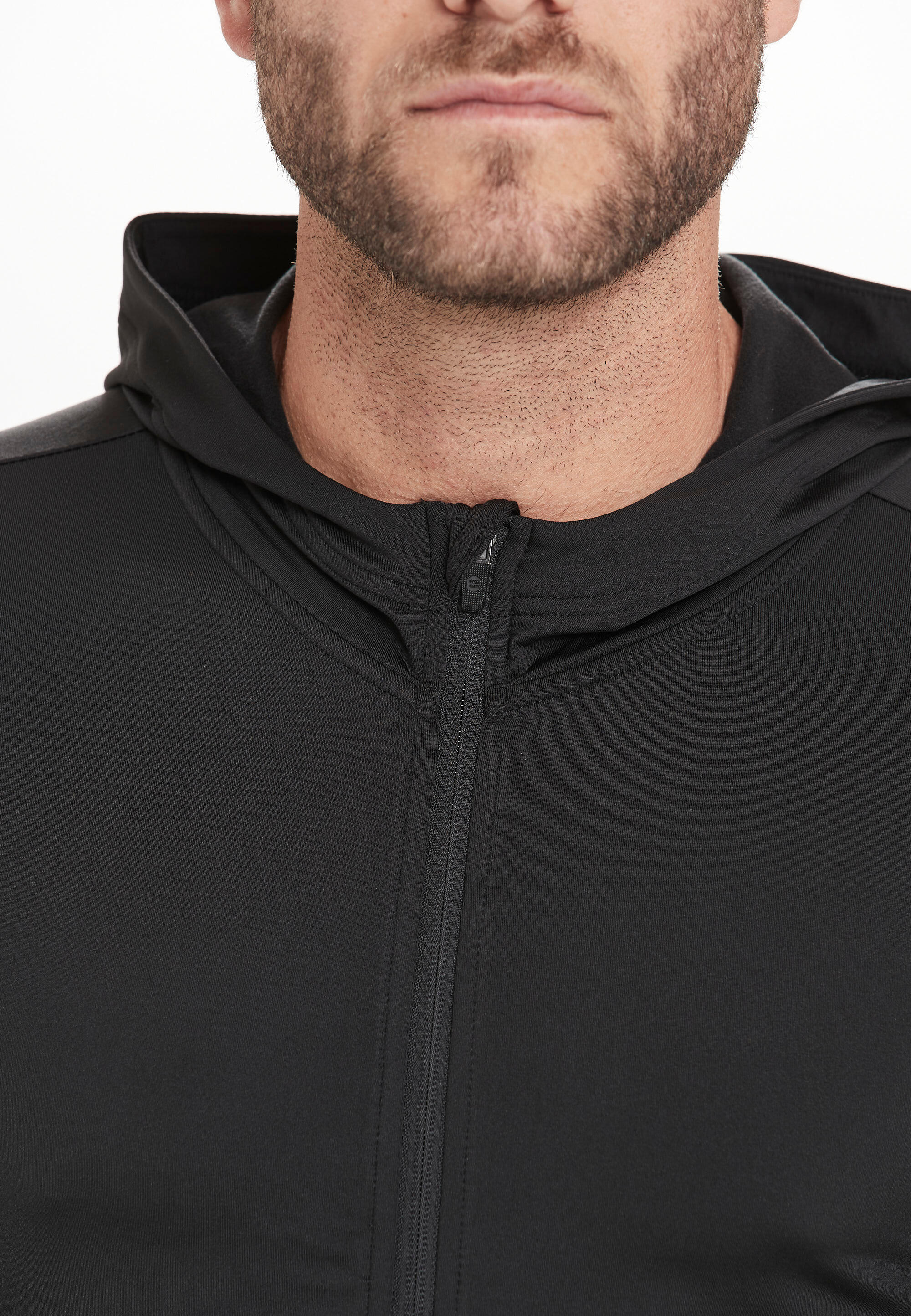 veste Laitina 8/15