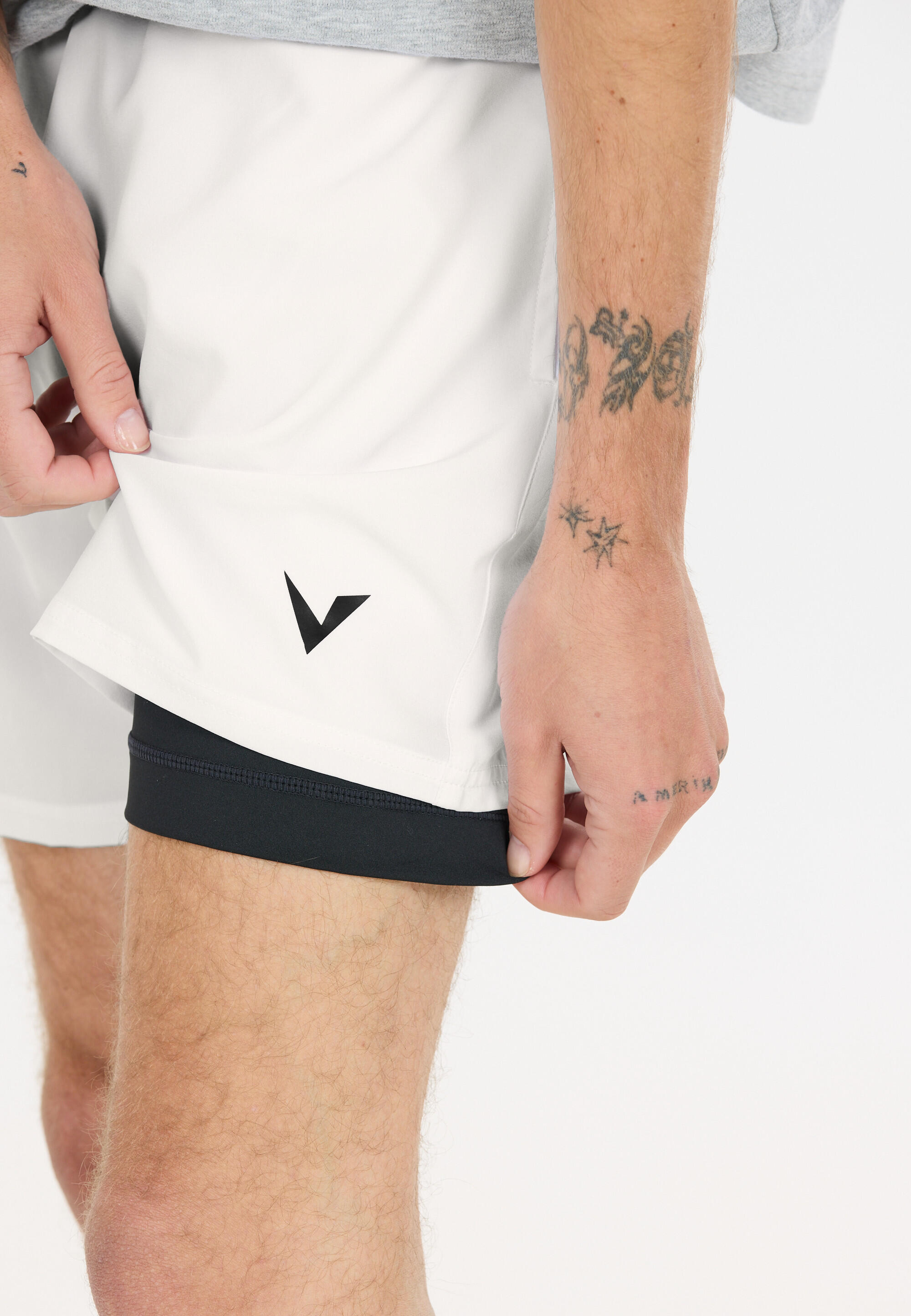 Short Virtus Zayne V2 8/15