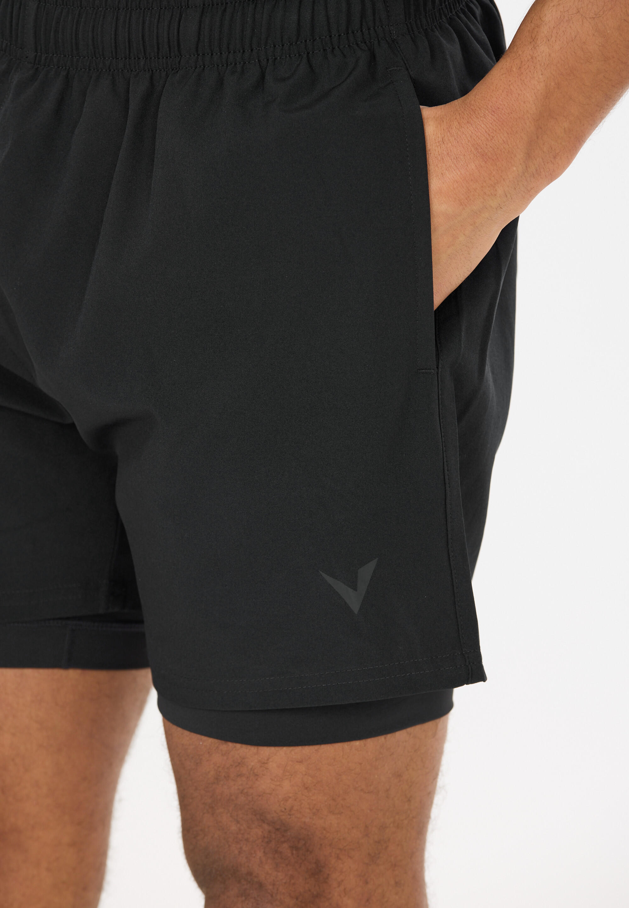 Short Virtus Zayne V2 9/15