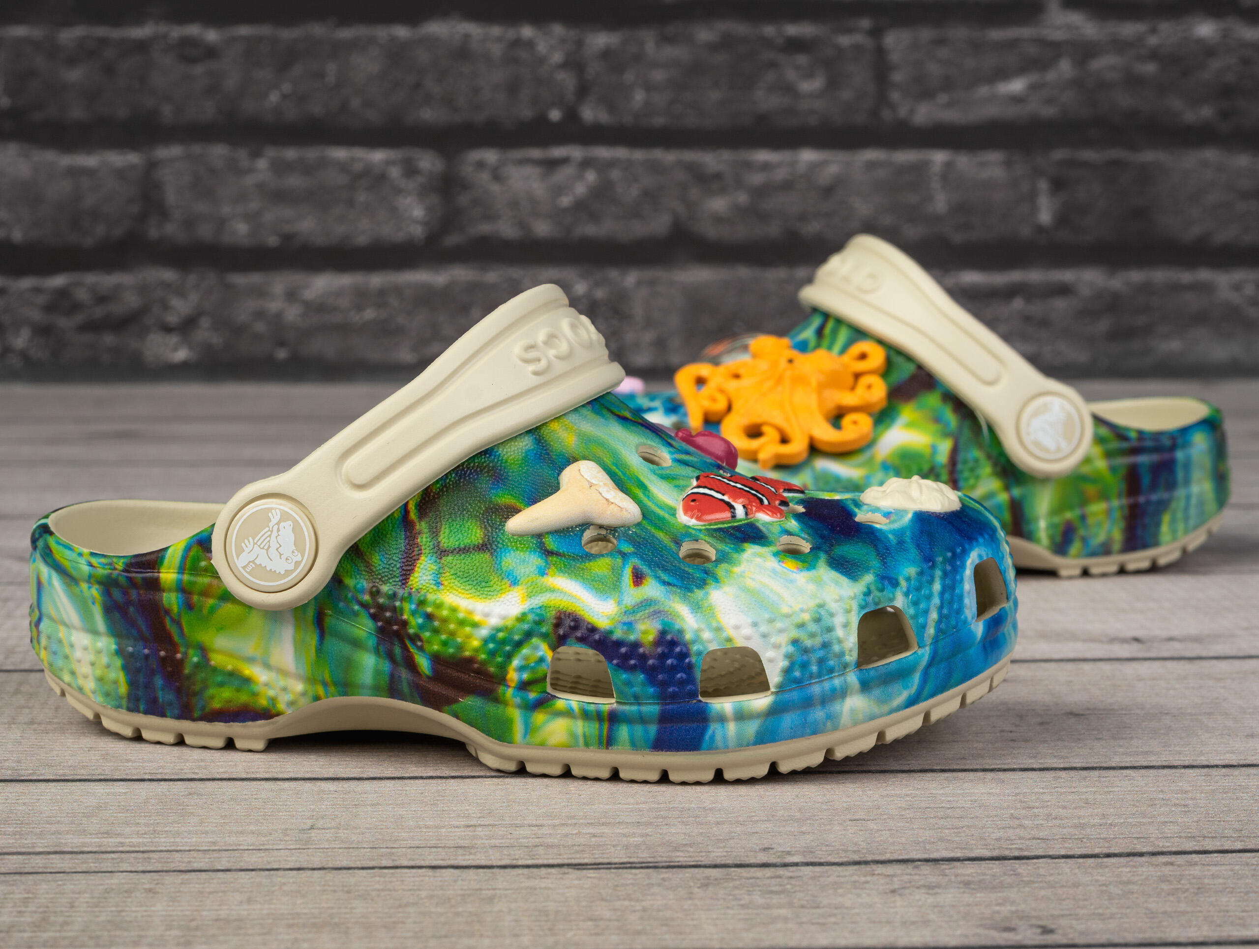 Klapki  chodaki sportowe Crocs CLASSIC UNDER THE SEA CLOG T 2/7
