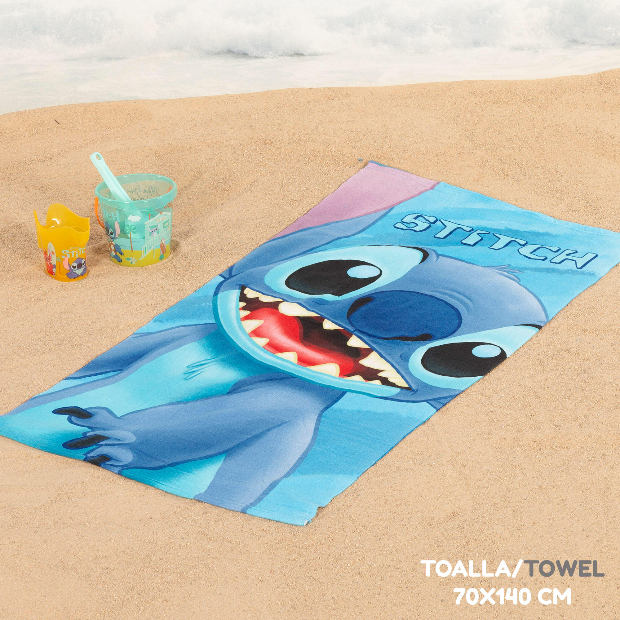 Set de playa infantil Stitch con toalla cubo y juguetes desde 18 meses 3/7