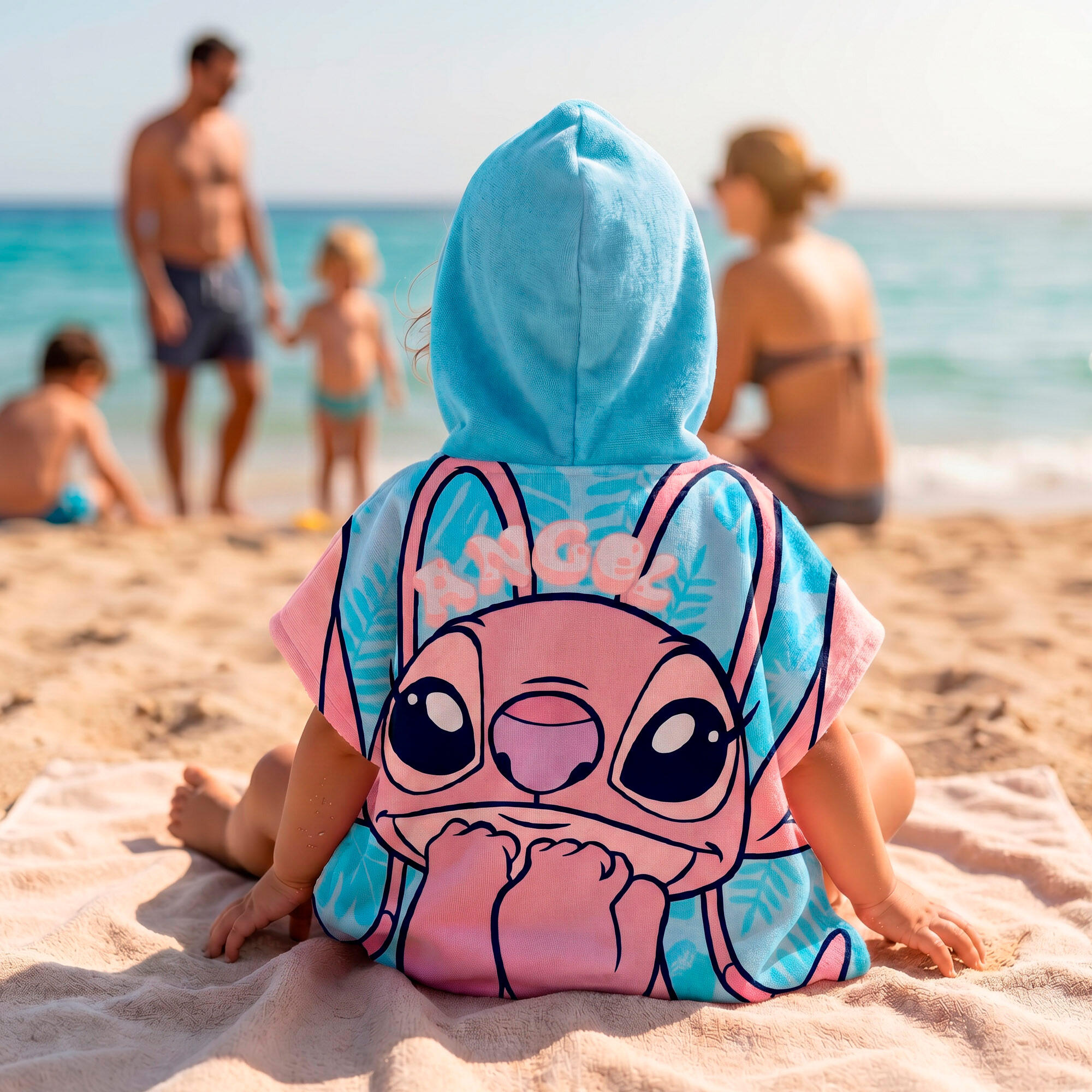 Set de playa infantil Stitch con poncho cubo y juguetes a partir de 18 meses 6/7