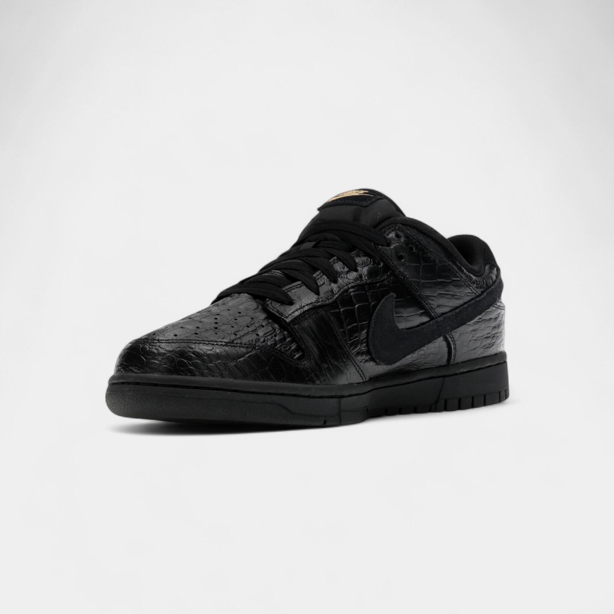 Nike Dunk Low Wmns "Black" 3/4
