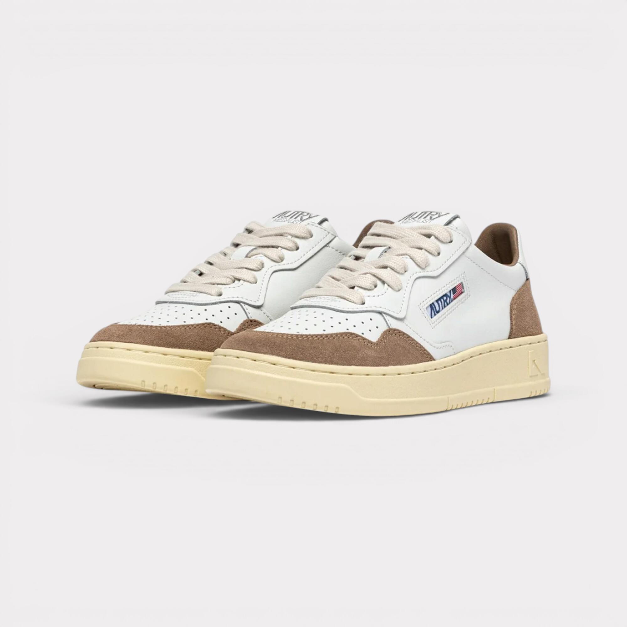 Autry Medalist Low - White Antelope (W) 2/6
