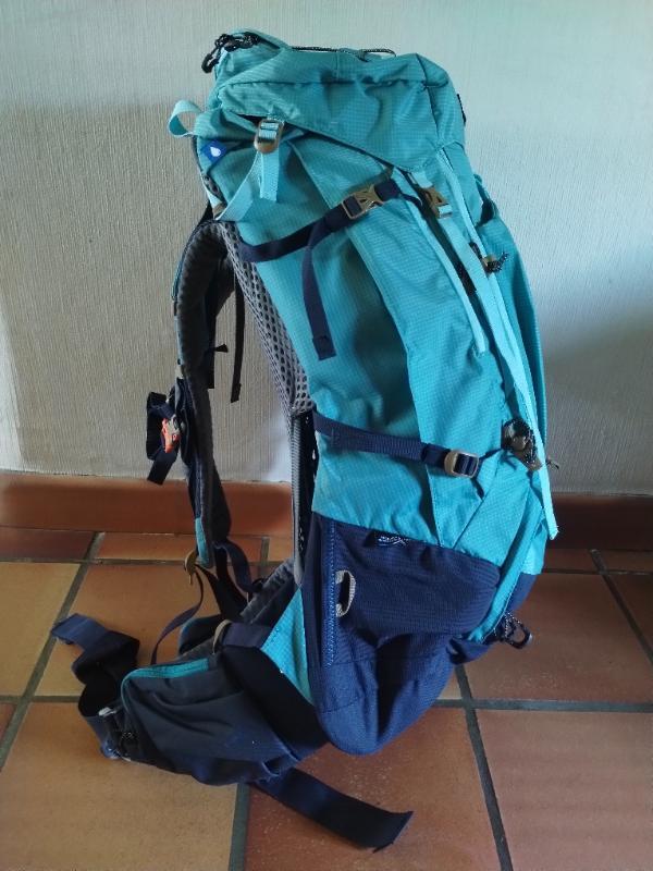 Entre Particuliers - Sac à dos Trekking Femme Forclaz 45+10 L. NEUF 2/4
