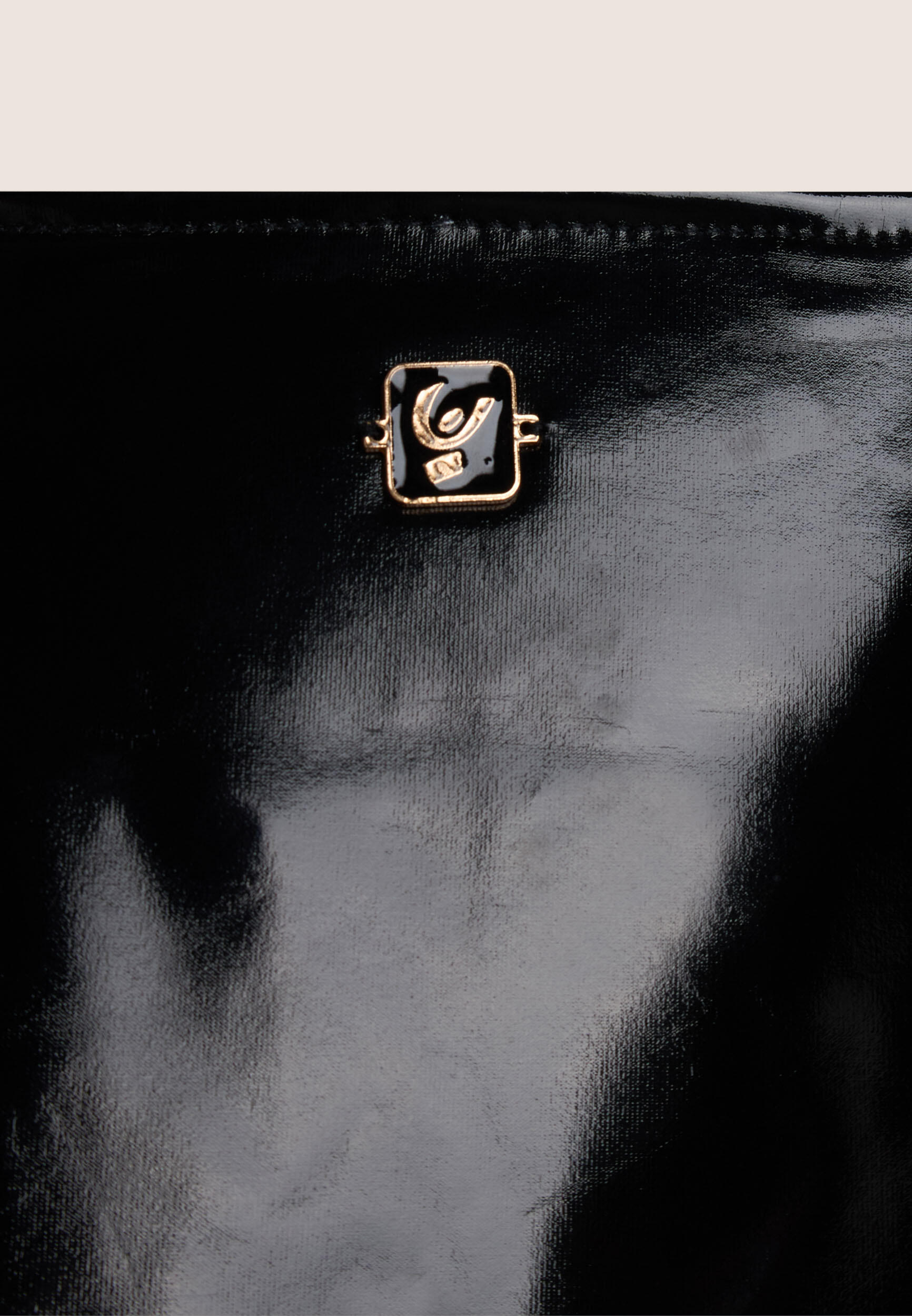 Giacca corta regular da donna con finish lucido 3/3