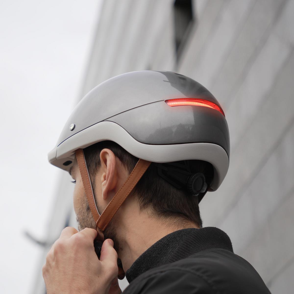 LIFE-Helm mit starker Beleuchtung vorne/hinten und Blinklichtern - Einheitsgröße 3/7
