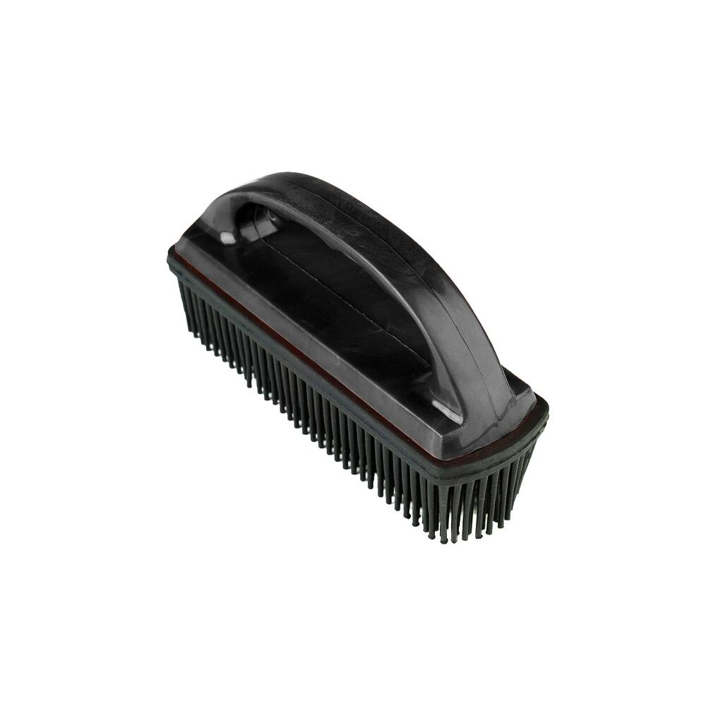 Horse brush for removing dust and dirt Horze