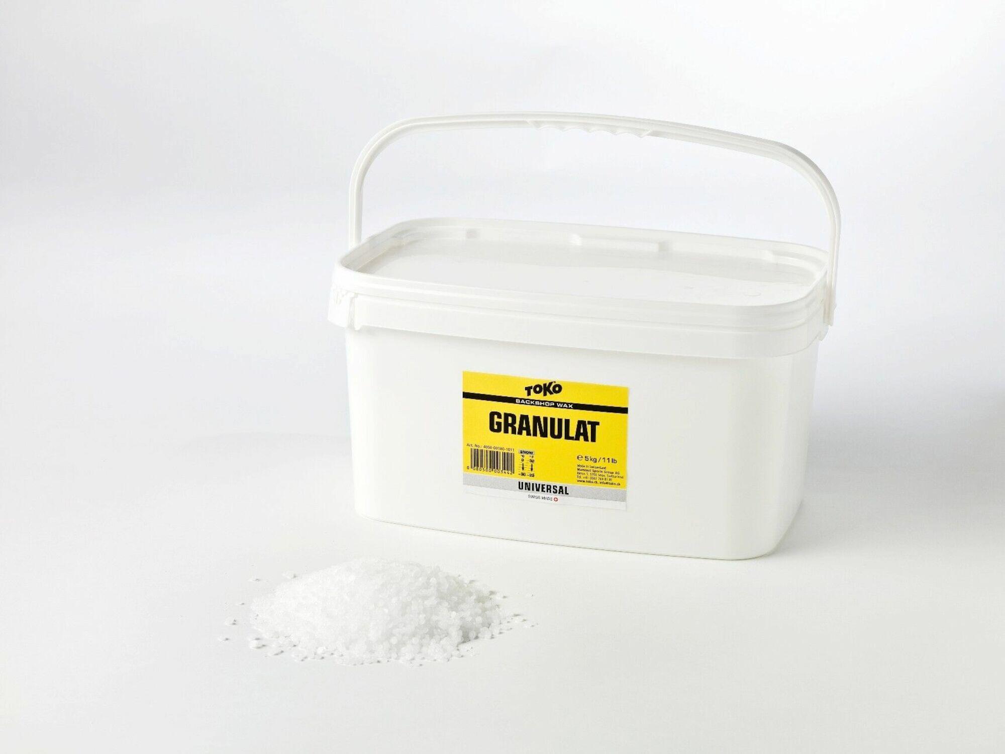 TOKO Skluzný vosk Backshop Granulat Universal 20kg