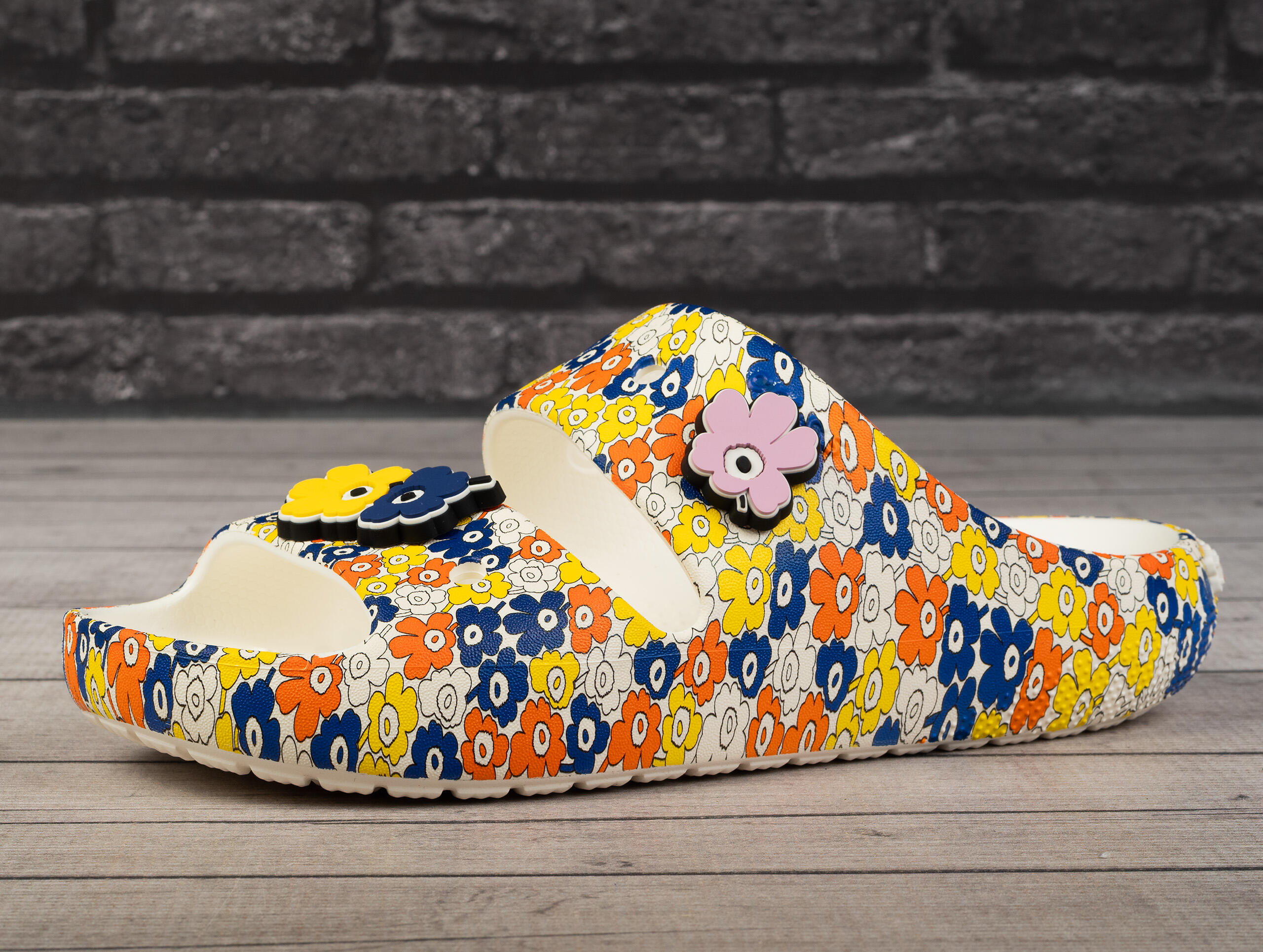 Klapki damskie Crocs MARIMEKKKO CLASIC SANDAL 3/6