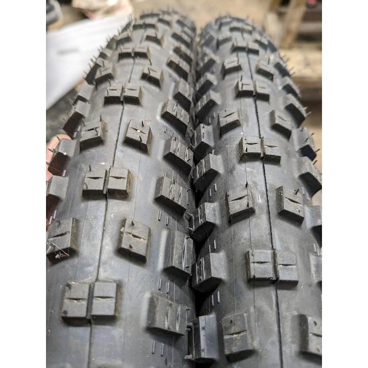 Anvelopa Schwalbe Tough Tom 29 x 2,60, compusi TwinSkin si Addix