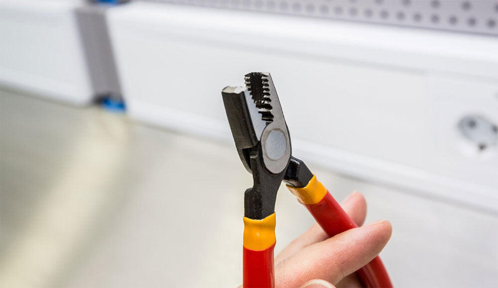 Pince pour vis endommagée Unior 407/4DP-US 2/3