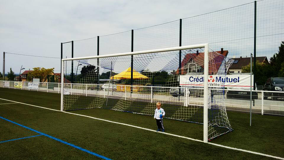 POWER SHOT Síť na fotbalové branky o rozměrech 7,32m x 2,44m x 2m x 2m bílo-modrá