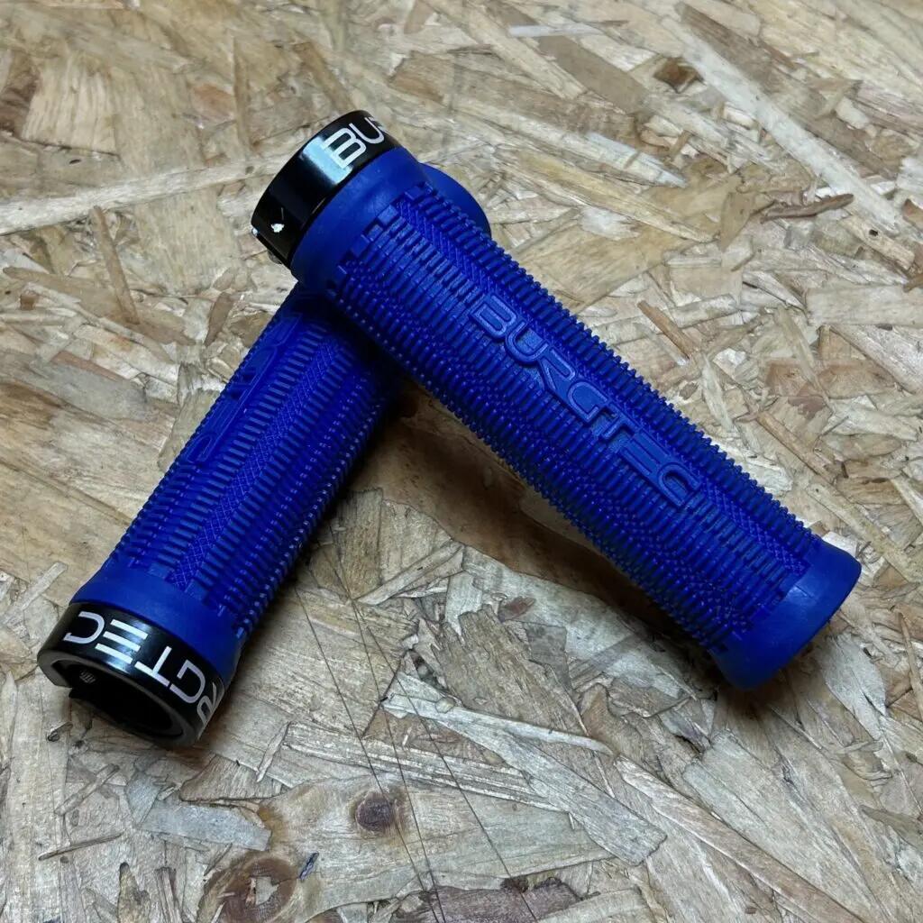 Puños Burgtec Bartender Pro Minnaar Single Lock-On Azul 4/4