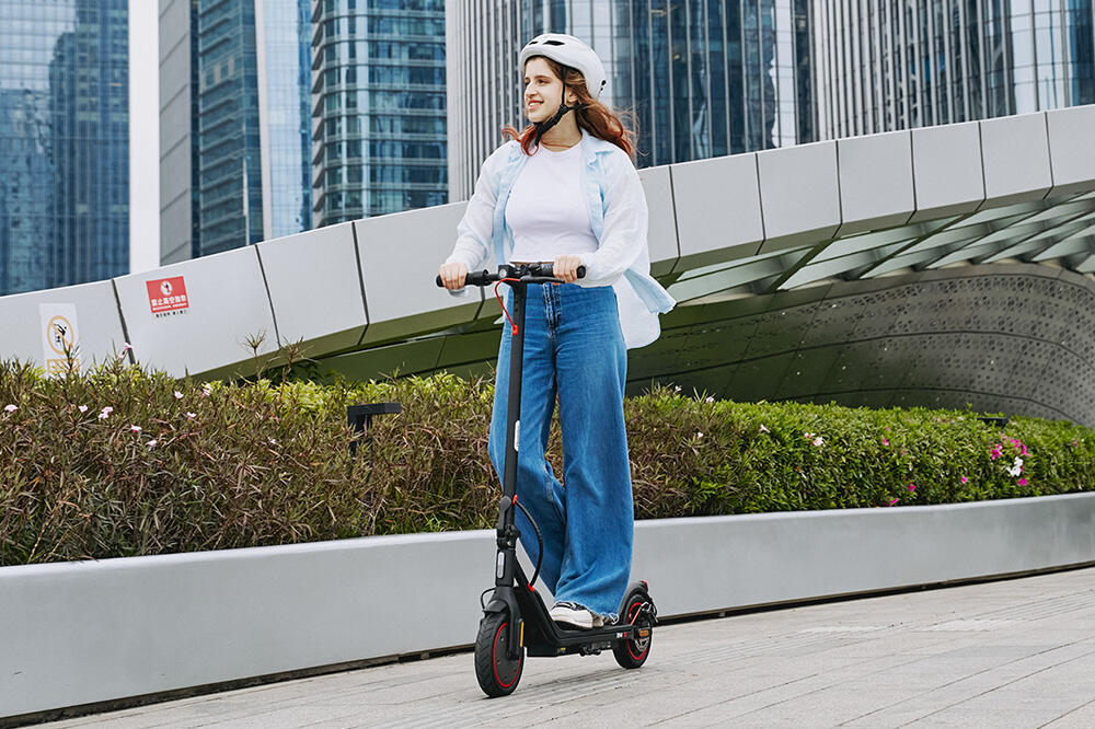 Mobilité urbaine Trottinette électrique autonomie 25 km pneus 8,5 pouces 15/15