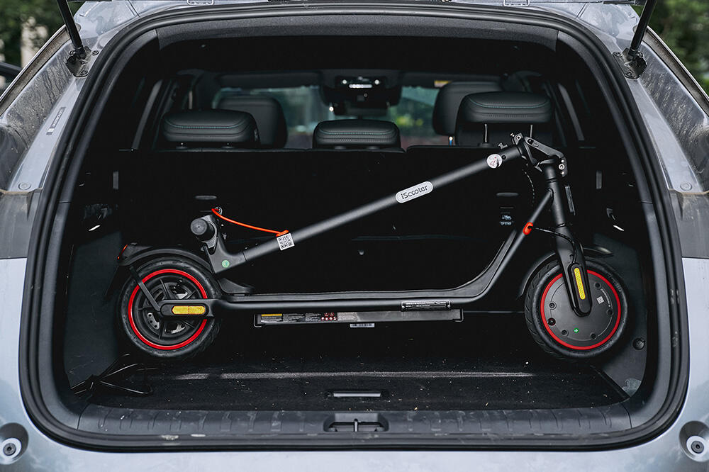 Mobilité urbaine Trottinette électrique autonomie 25 km pneus 8,5 pouces 13/15