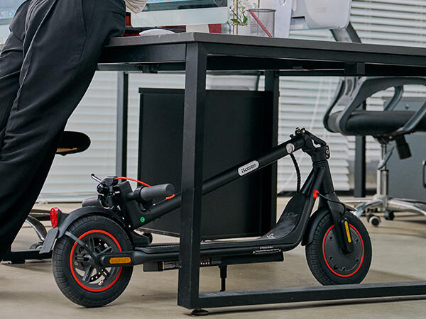 Mobilité urbaine Trottinette électrique autonomie 25 km pneus 8,5 pouces 12/15