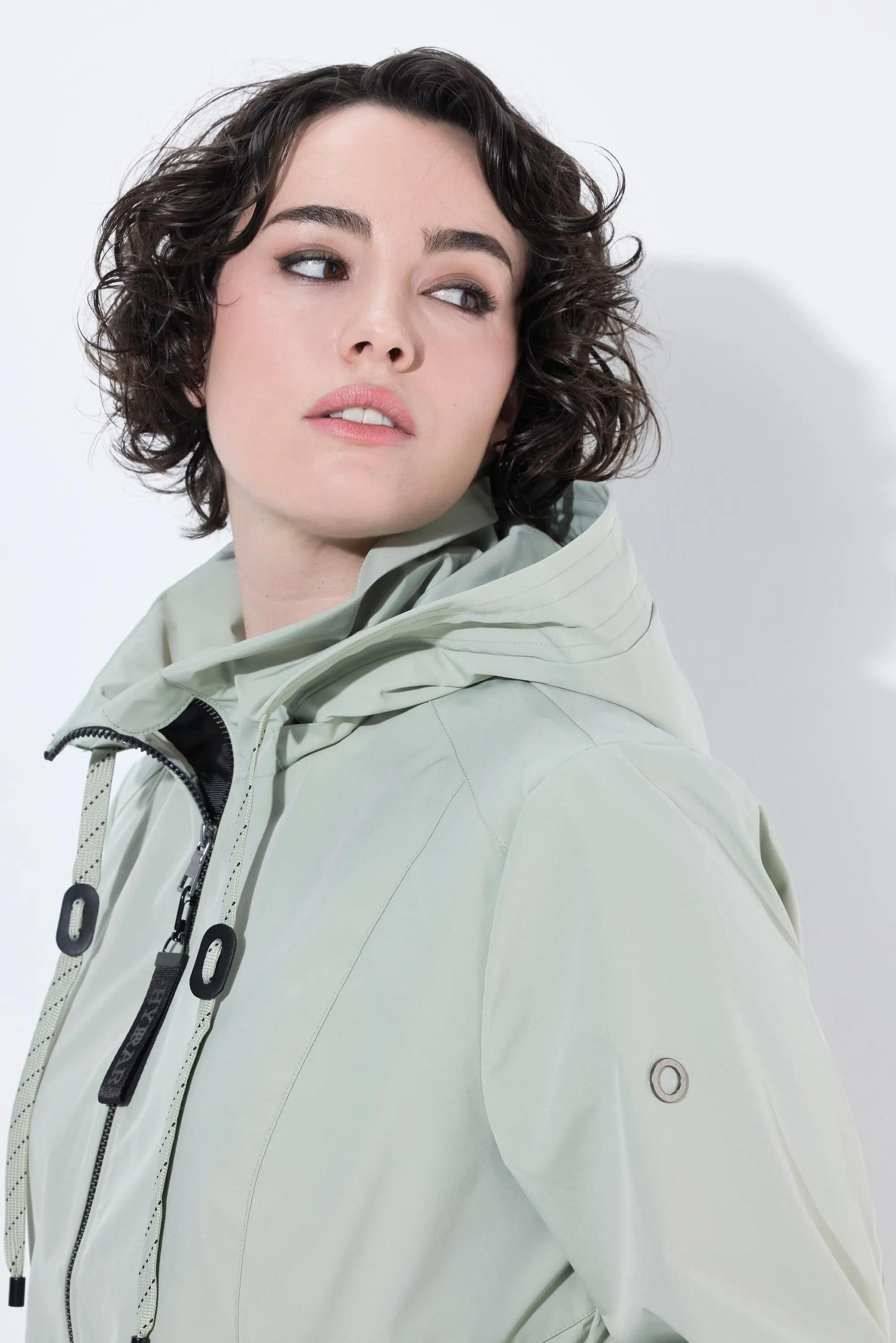 Femme Veste technique HYPRAR à capuche matière déperlante coupe évasée 10/13