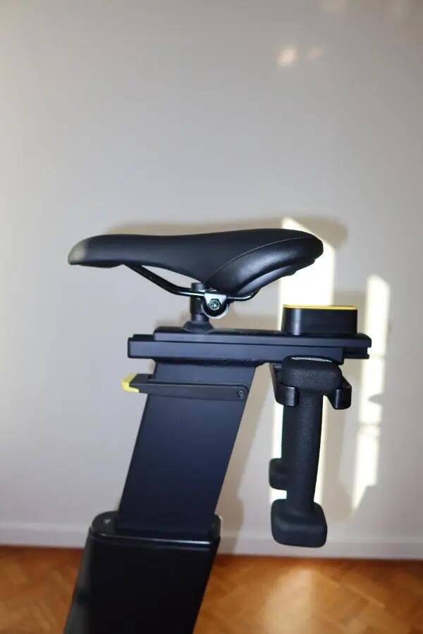 Entre Particuliers - Technogym Bike Interactive Upright 3/7