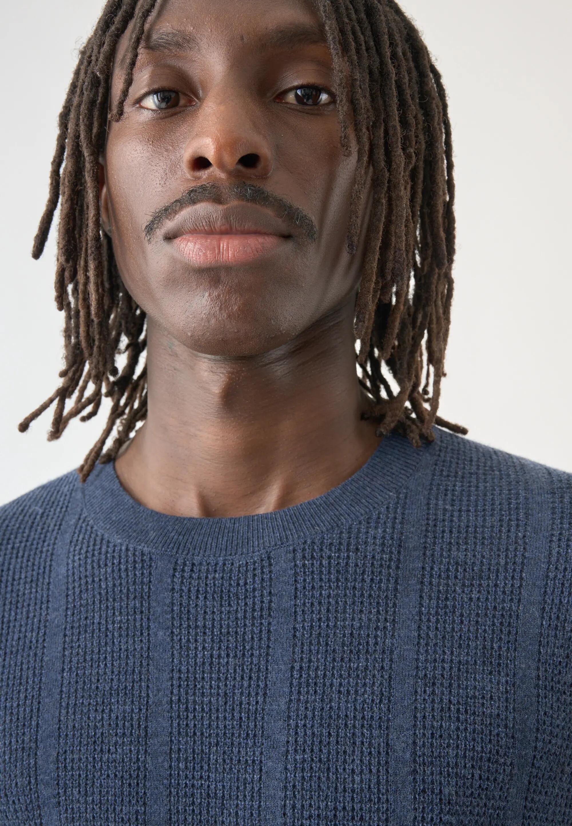 Pullover im klassischen Design 7/15