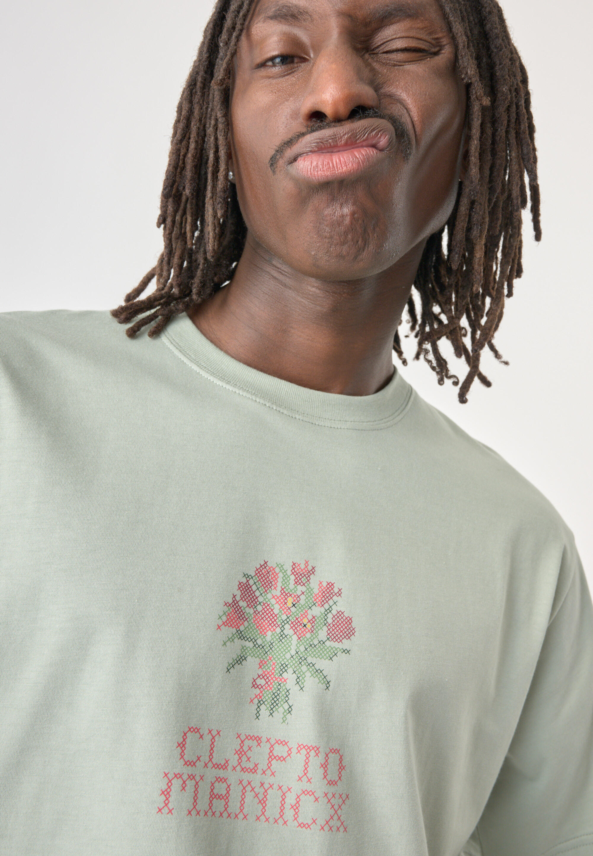 T-Shirt mit modischem Frontprint 7/15